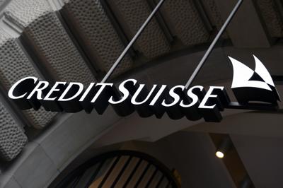El logo de Credit Suisse en un edificio en  Zurich, Suiza, el 21 de octubre del 2015. (Walter Bieri/Keystone via AP, File)