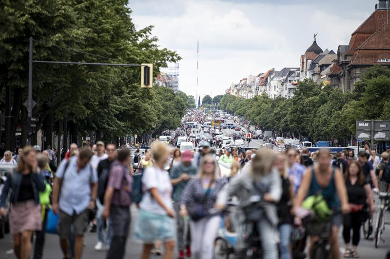 Covid-19: Thousands in Berlin protest against pandemic measures, 500 arrested