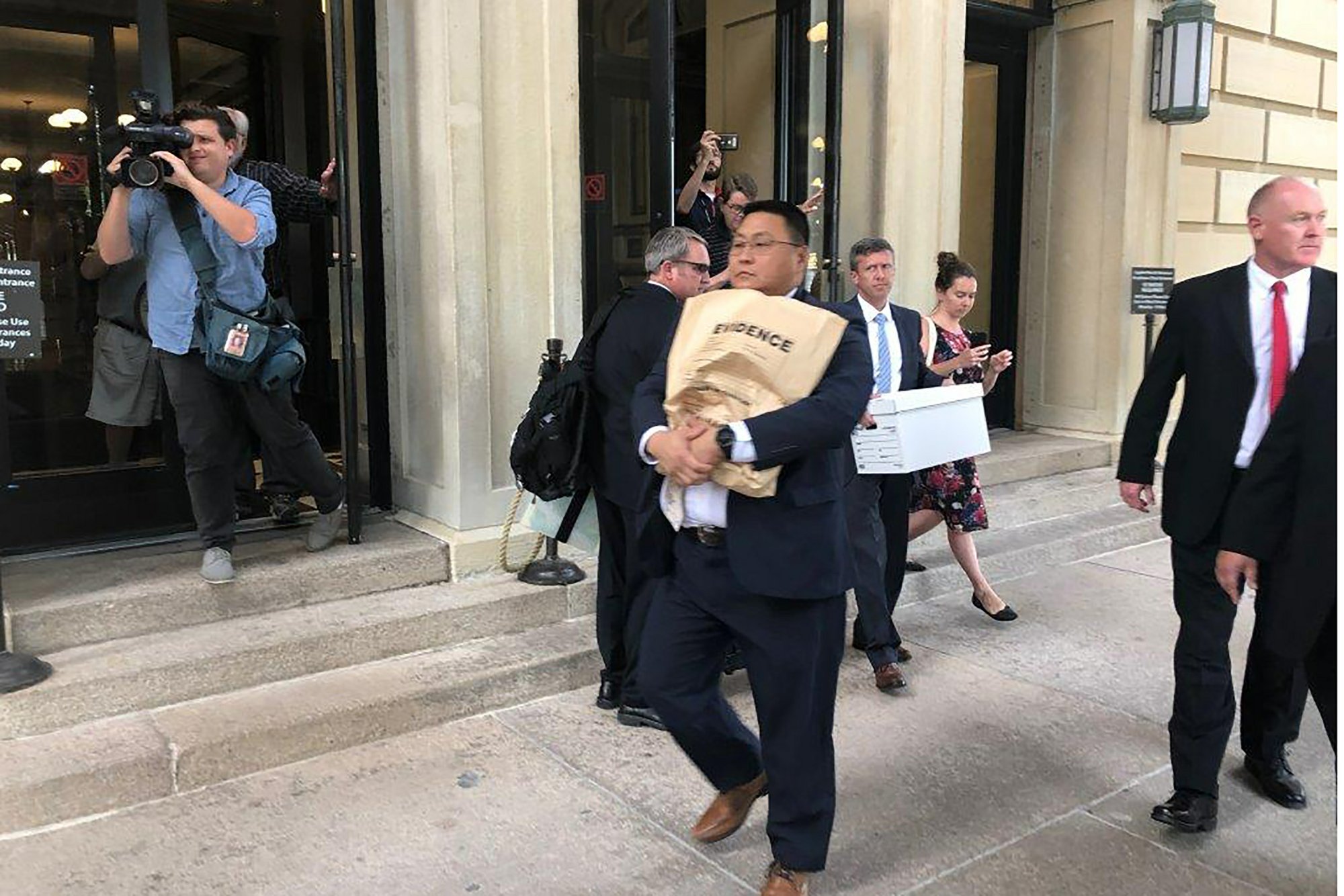 FBI agents raid Illinois state senator's home, offices | AP News