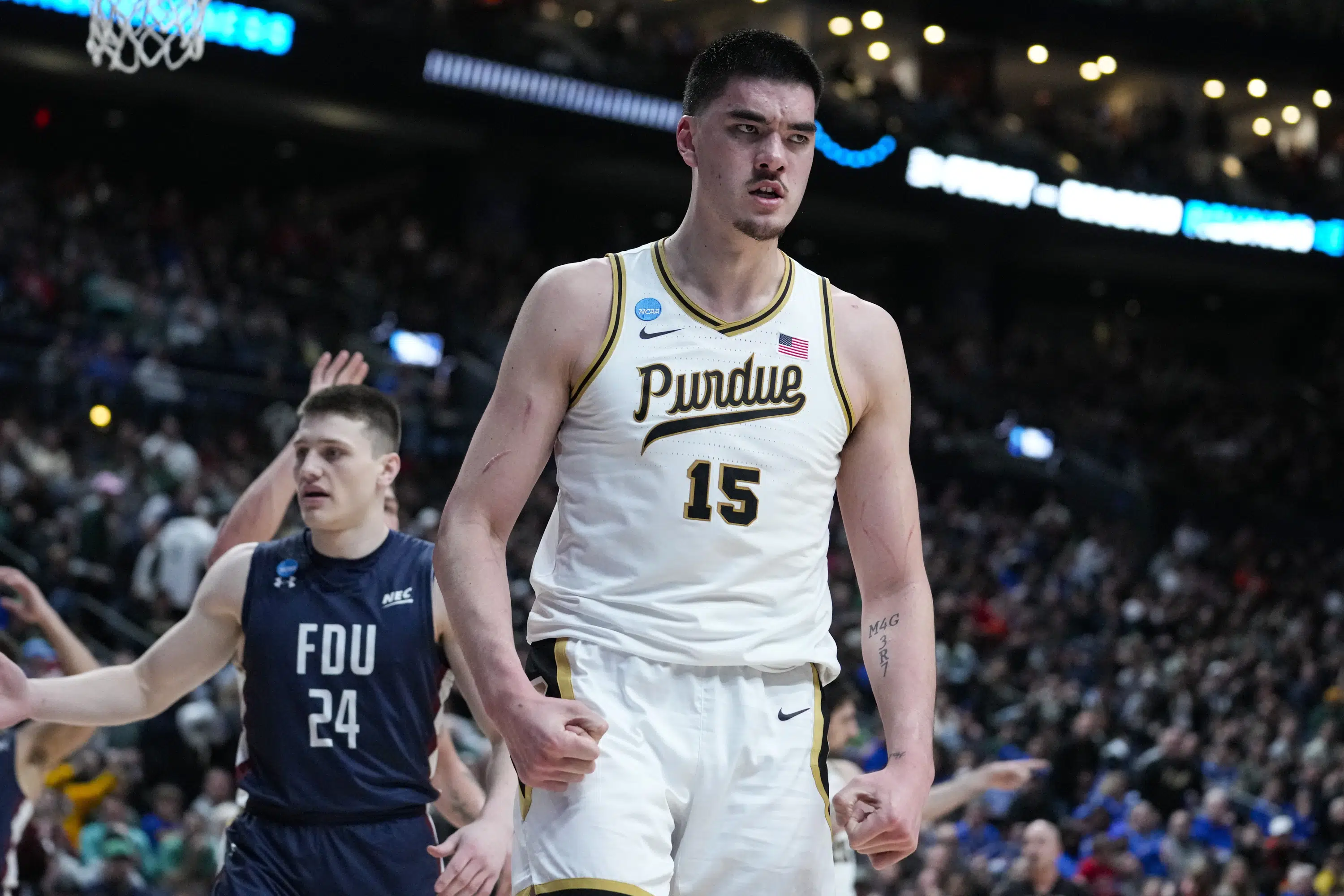 Zach Edey de Purdue nommé joueur AP masculin de l’année