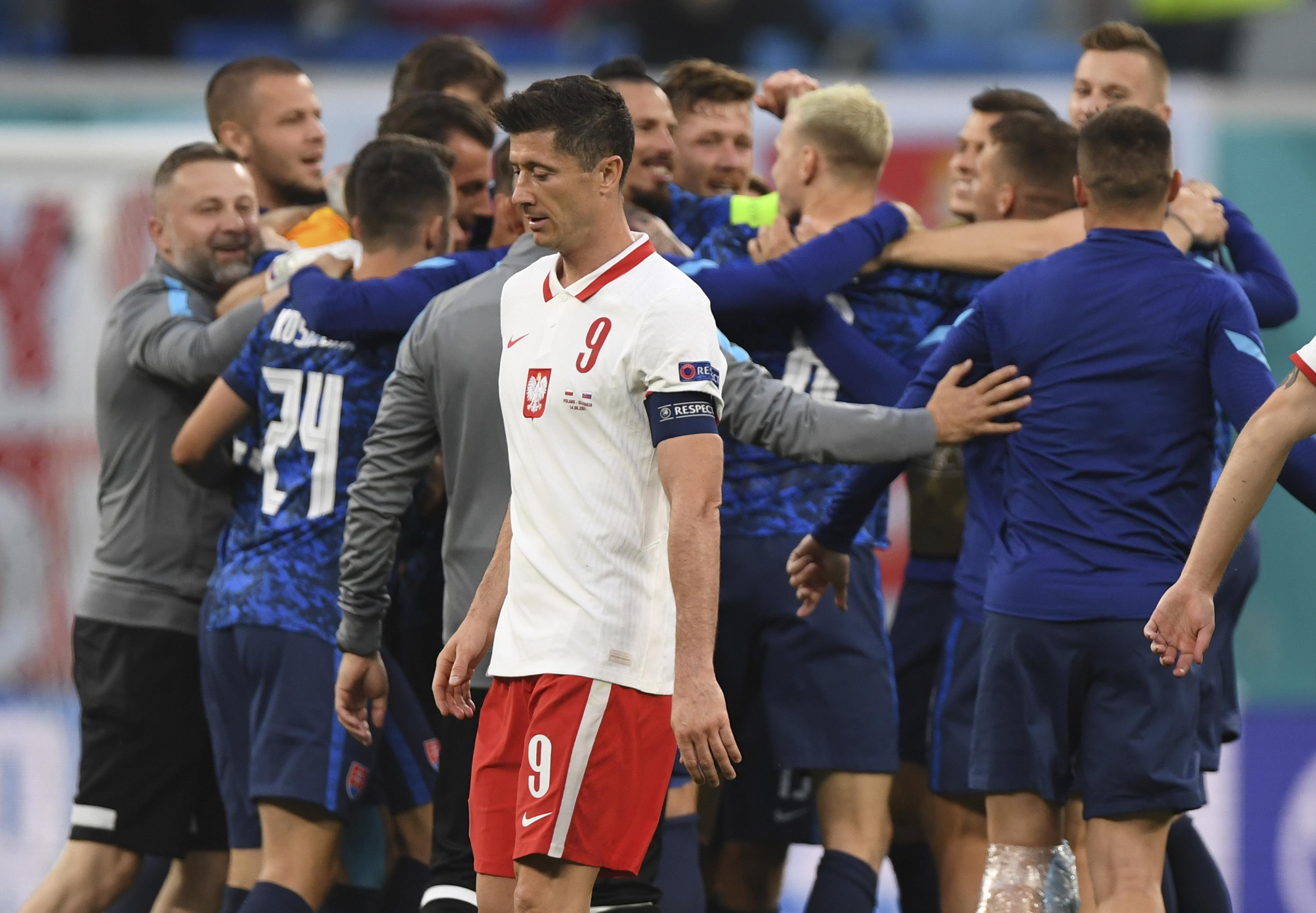 Slovensko dusí Lewandowského, na Euro 2020 zdoláva Poľsko 2: 1