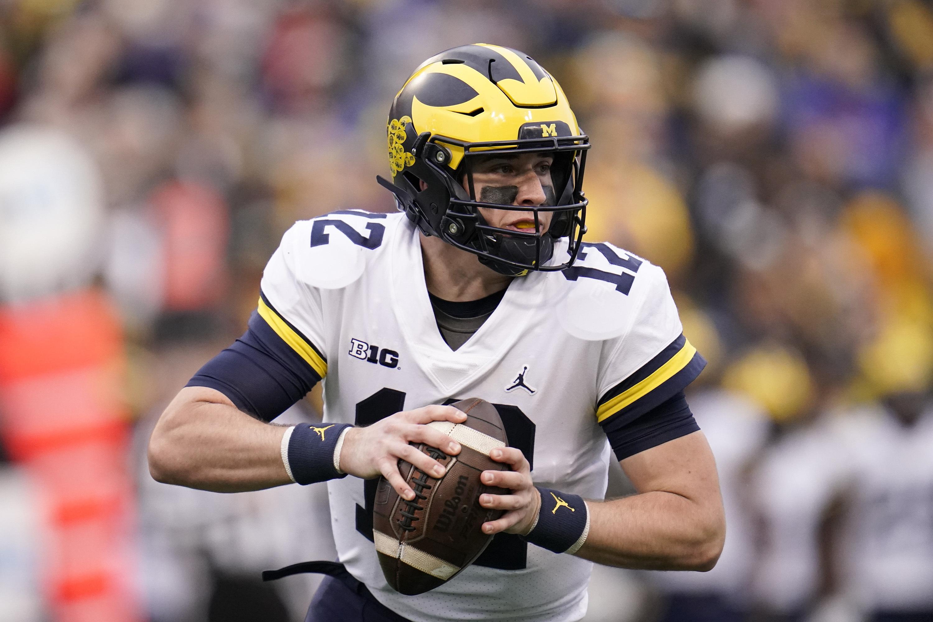 QB Cade McNamara leaving Michigan, transferring to Iowa