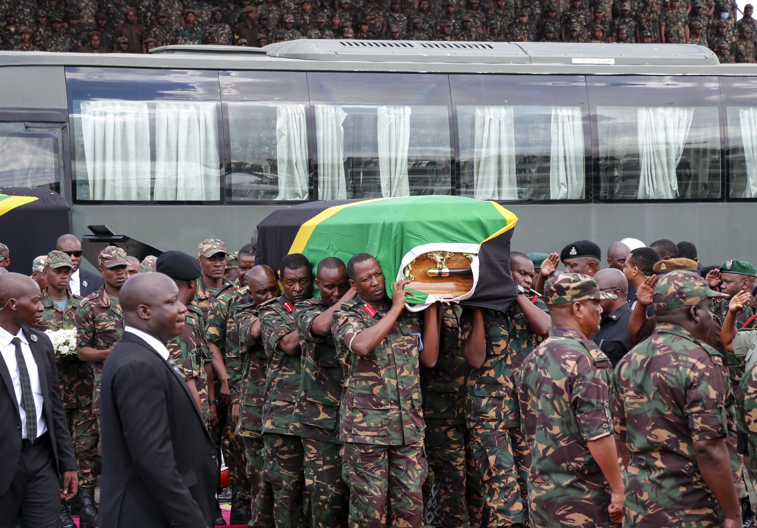 5 die in the stamp to see the body of Magufuli from Tanzania