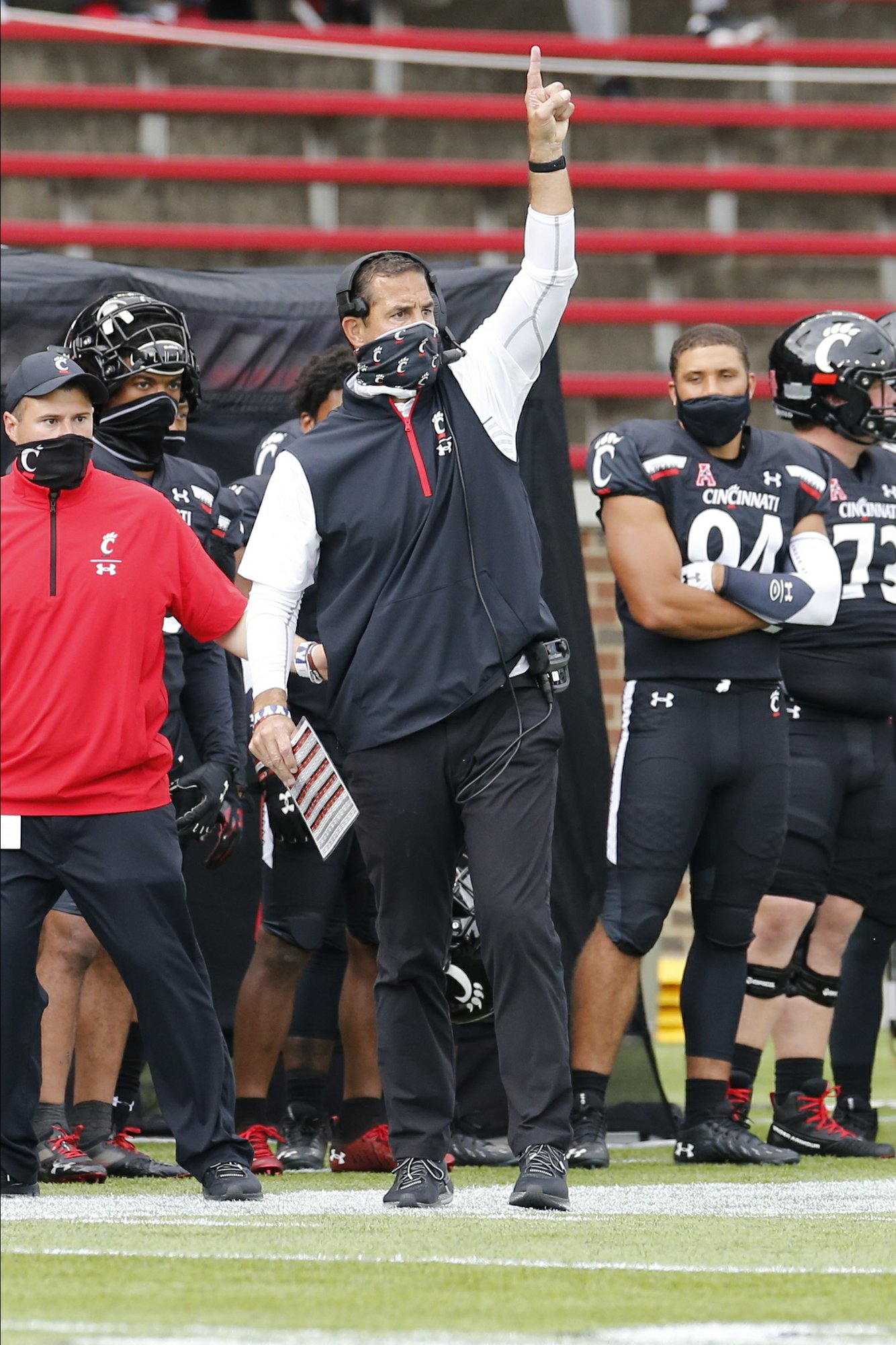 No. 15 Cincinnati can't overlook rebuilding South Florida | AP News