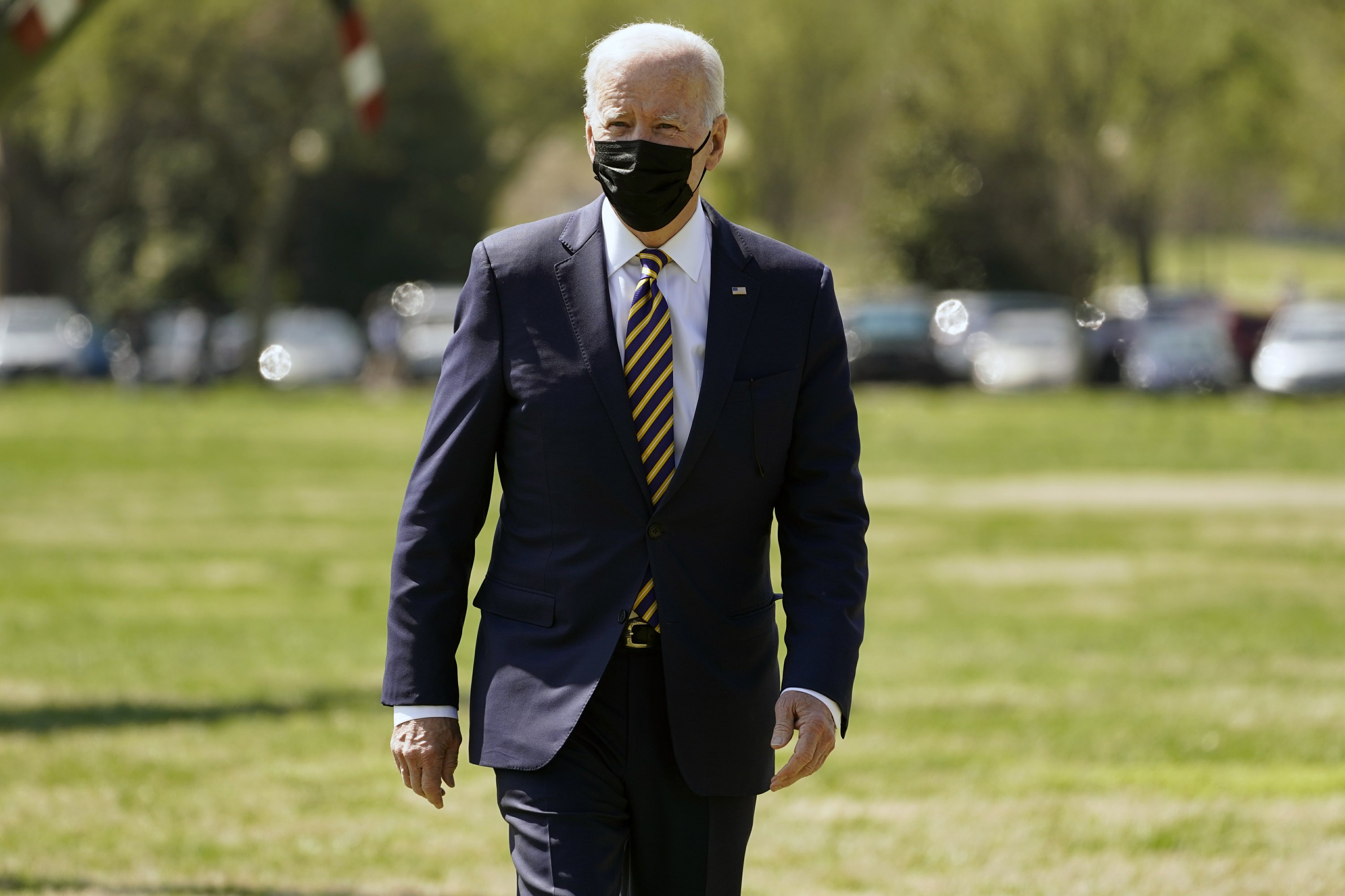 Biden moves the vaccine eligibility date to April 19