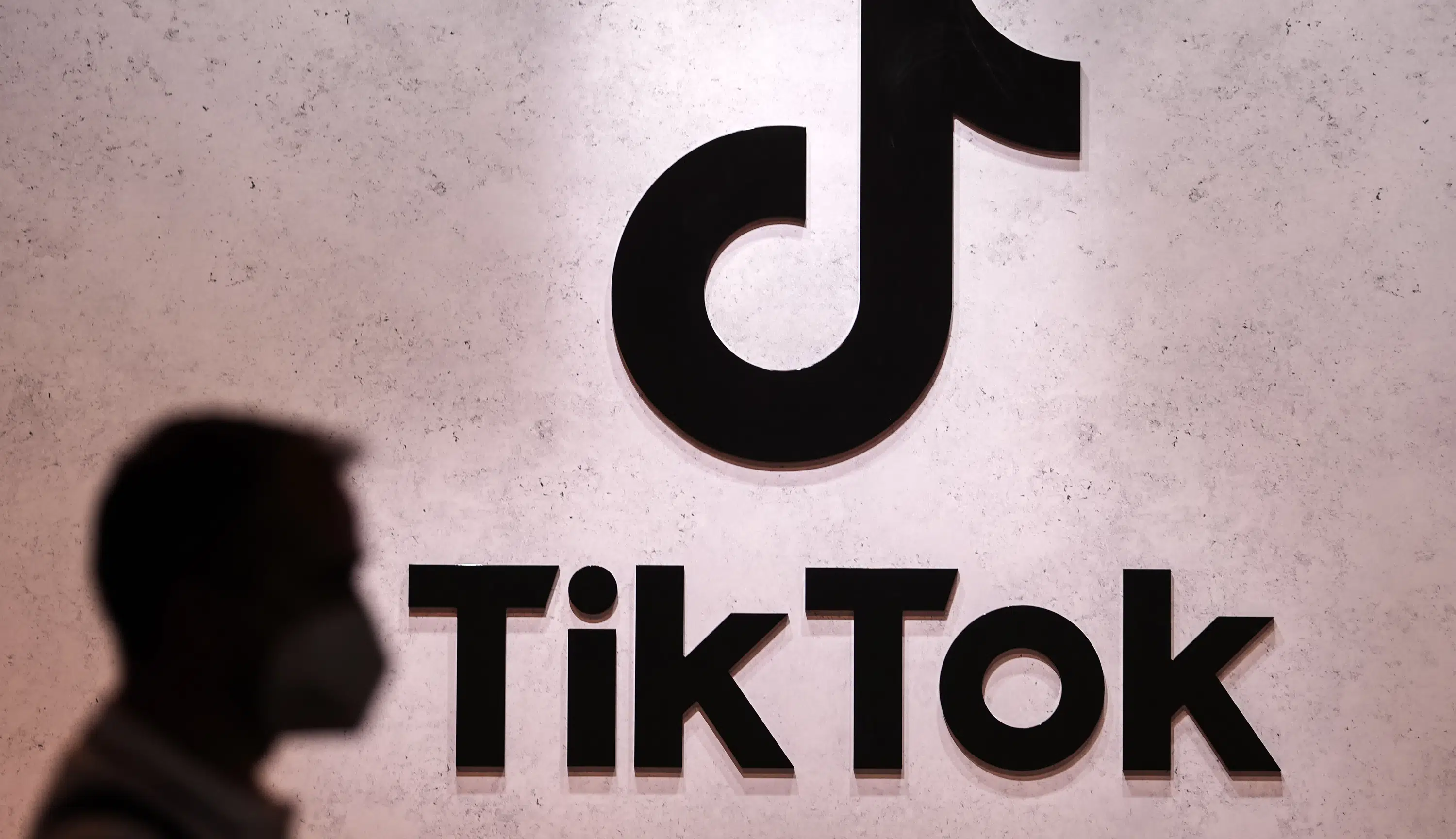 TikTok utestengt fra EU-kommisjonens telefoner på grunn av cybersikkerhet
