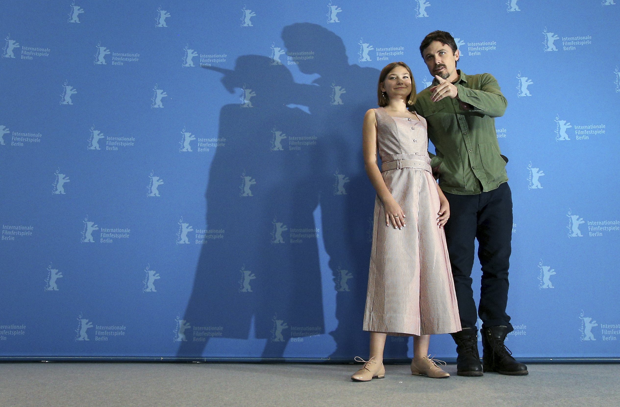 Casey Affleck explores parenting in the apocalypse | AP News
