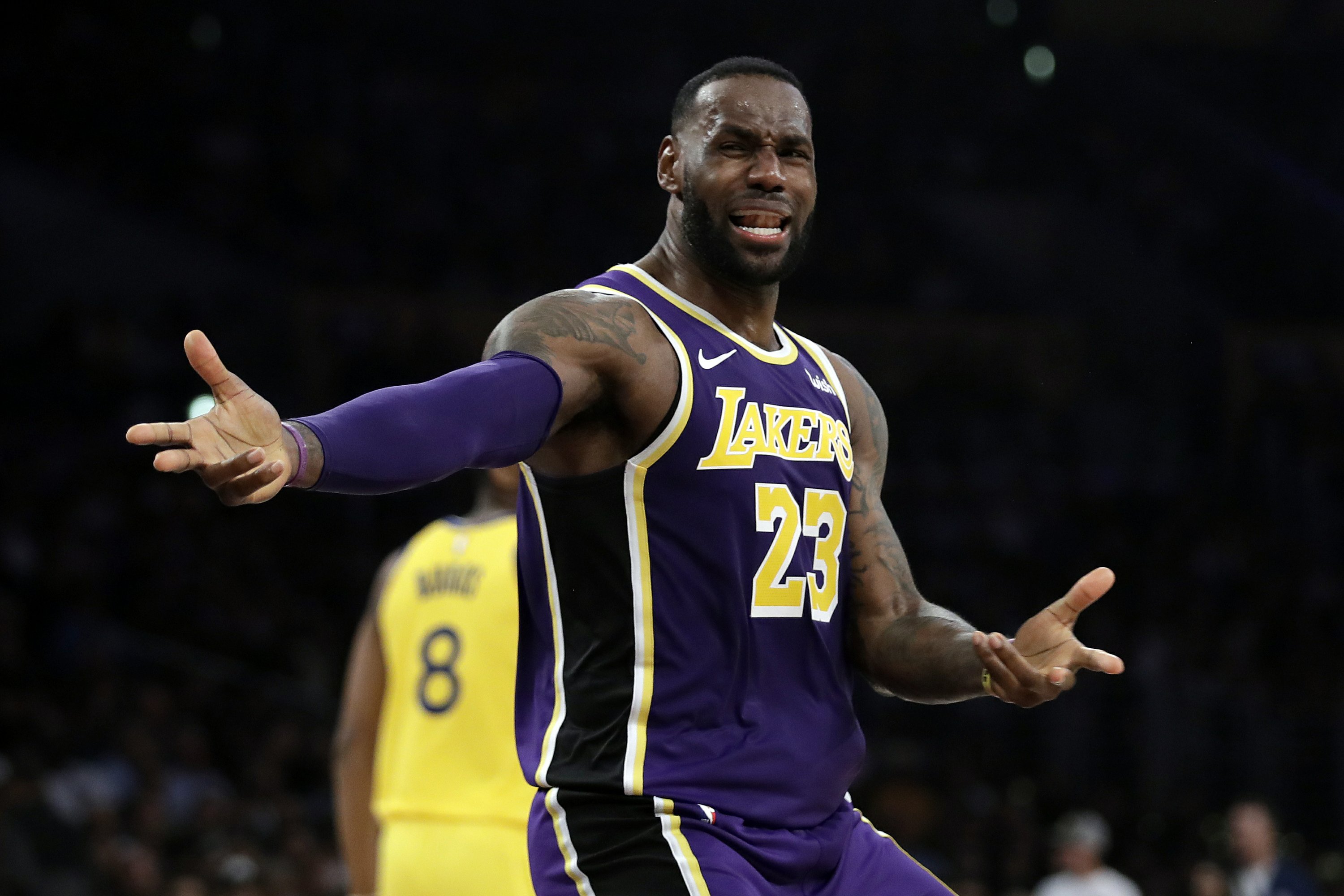 Lakers Beat Warriors 120 94 Improve To 9 2