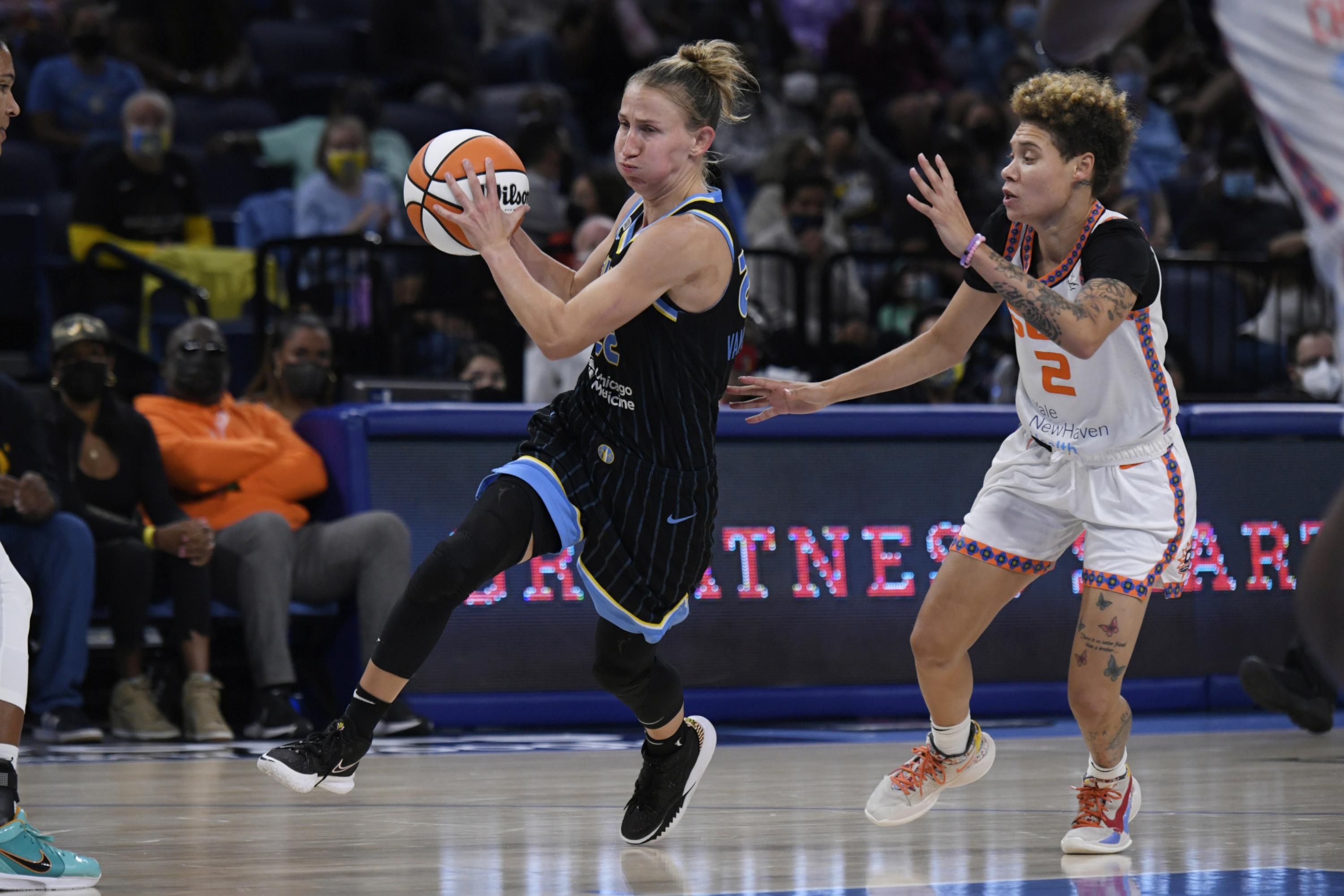 sky-and-mercury-move-within-win-of-reaching-wnba-finals-ap-news