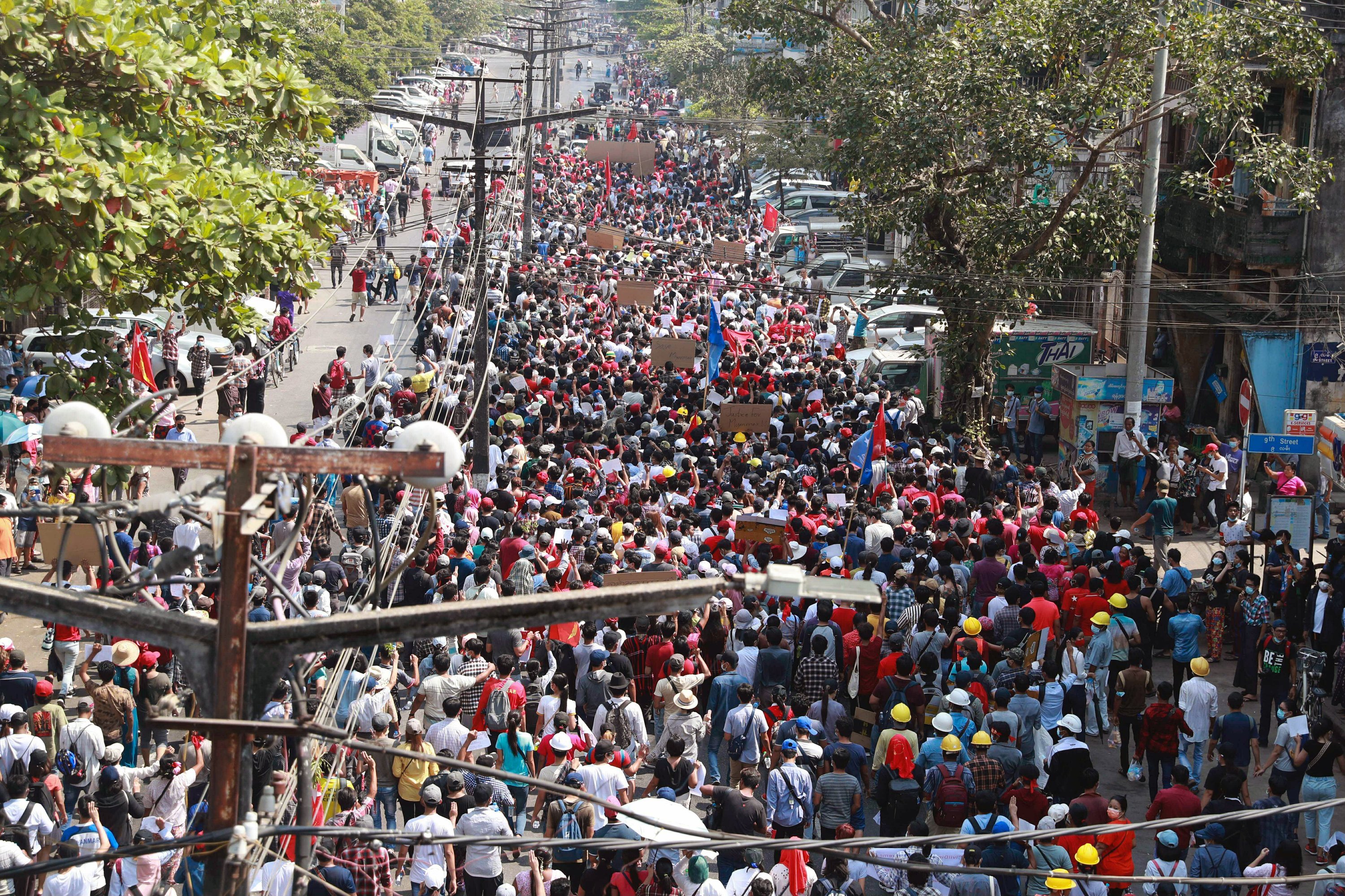 Результат пошуку зображень за запитом Tens of thousands of people gathered in Myanmar on Sunday