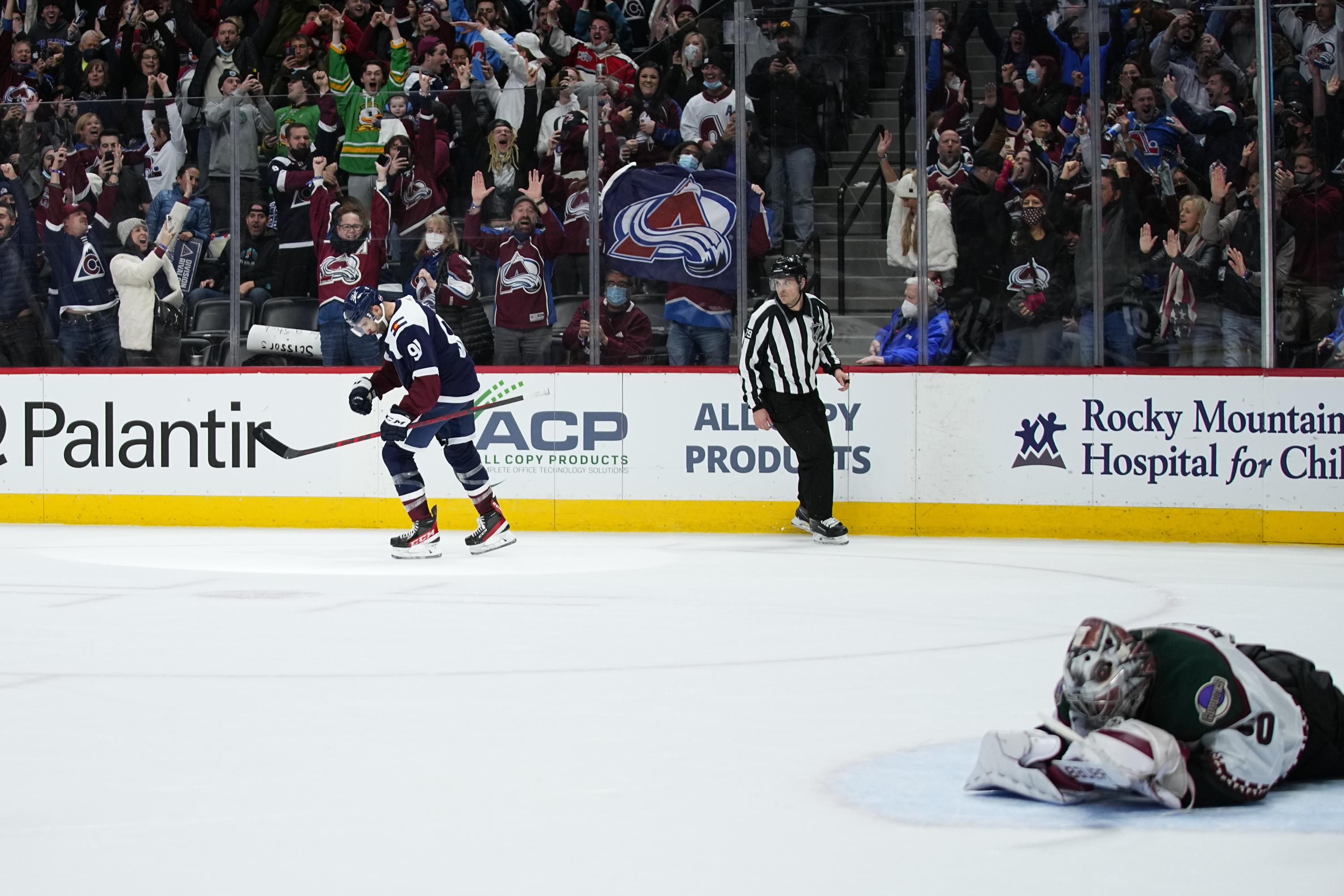 Avalanche win 13th straight at home, 4-3 over Coyotes in SO ...