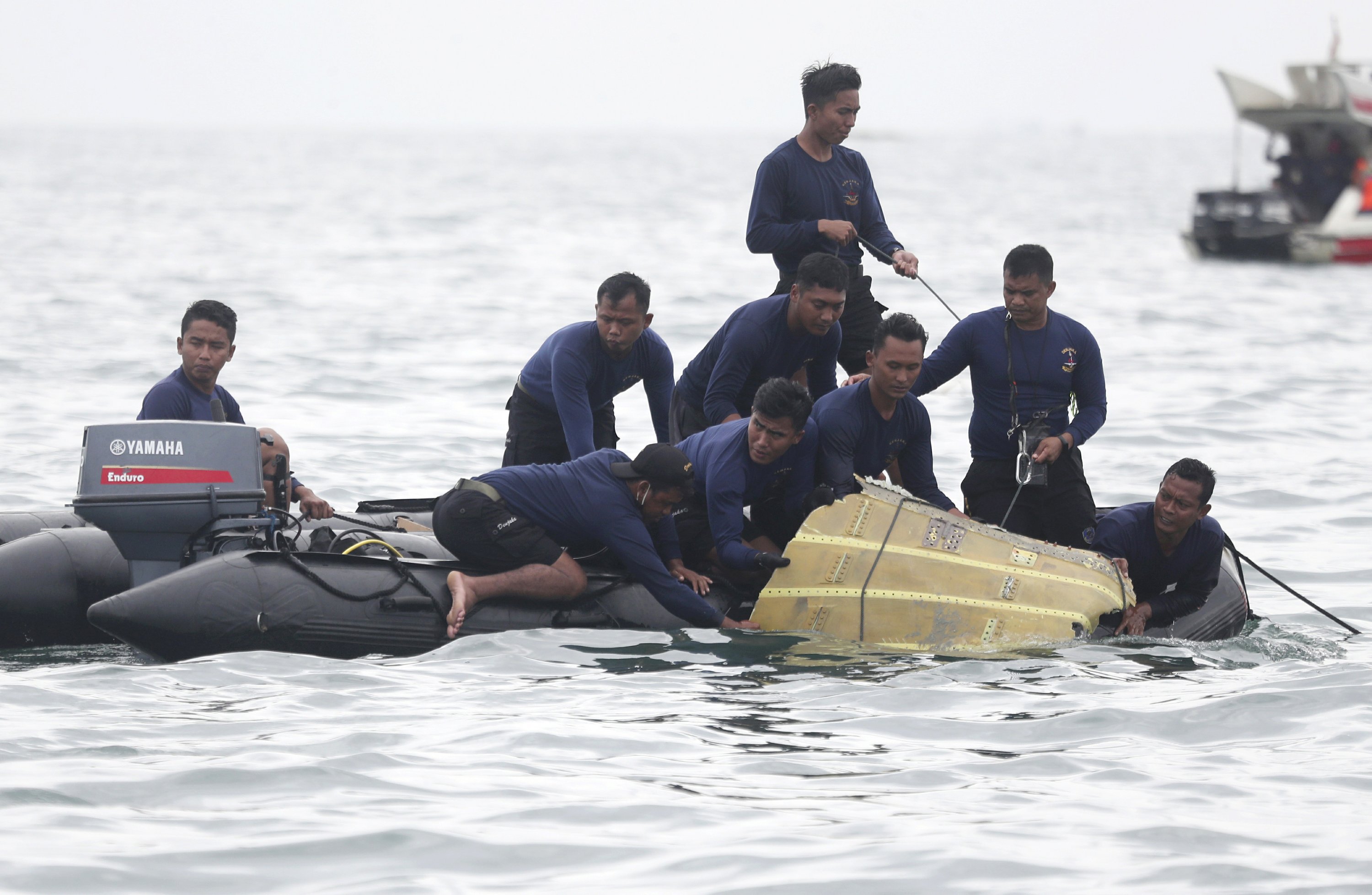 Indonesia intensifies search for crashed plane's black boxes - The Associated Press