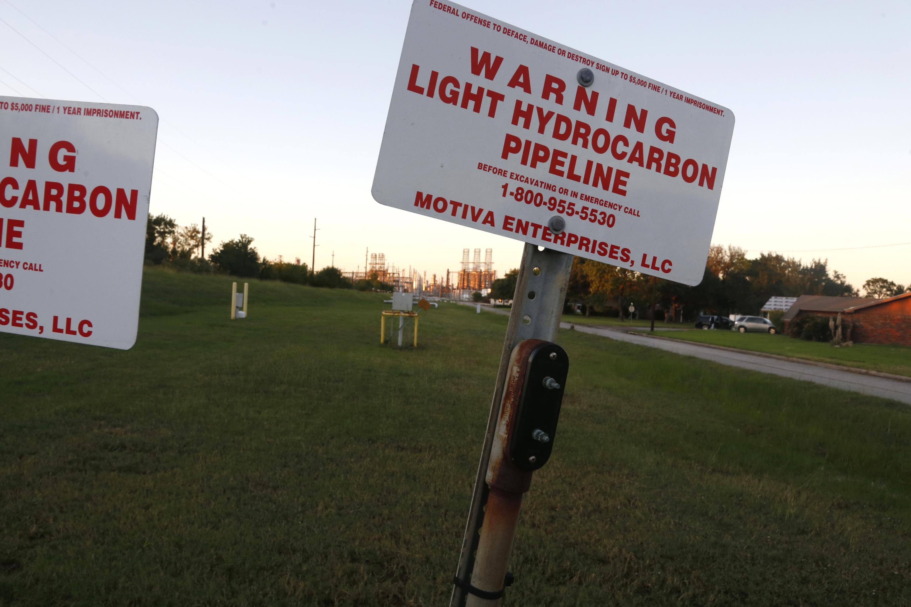 In shadow of Texas gas drilling sites, health fears escalate