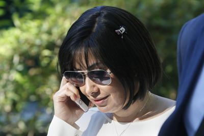 ARCHIVO _ En esta foto del 24 de septiembre del 2018, Claudia Patricia Guillén, la enfermera del difunto presidente venezolano Hugo Chávez, ale de la corte nacional en Madrid.  (AP Foto/Paul White)