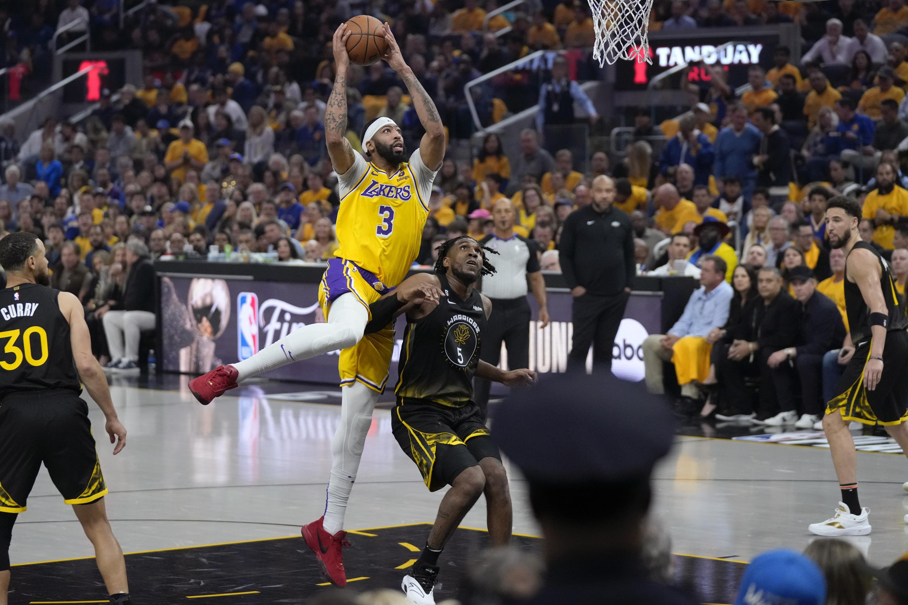 Com bela estreia da dupla LeBron-Davis, Lakers vencem Warriors em