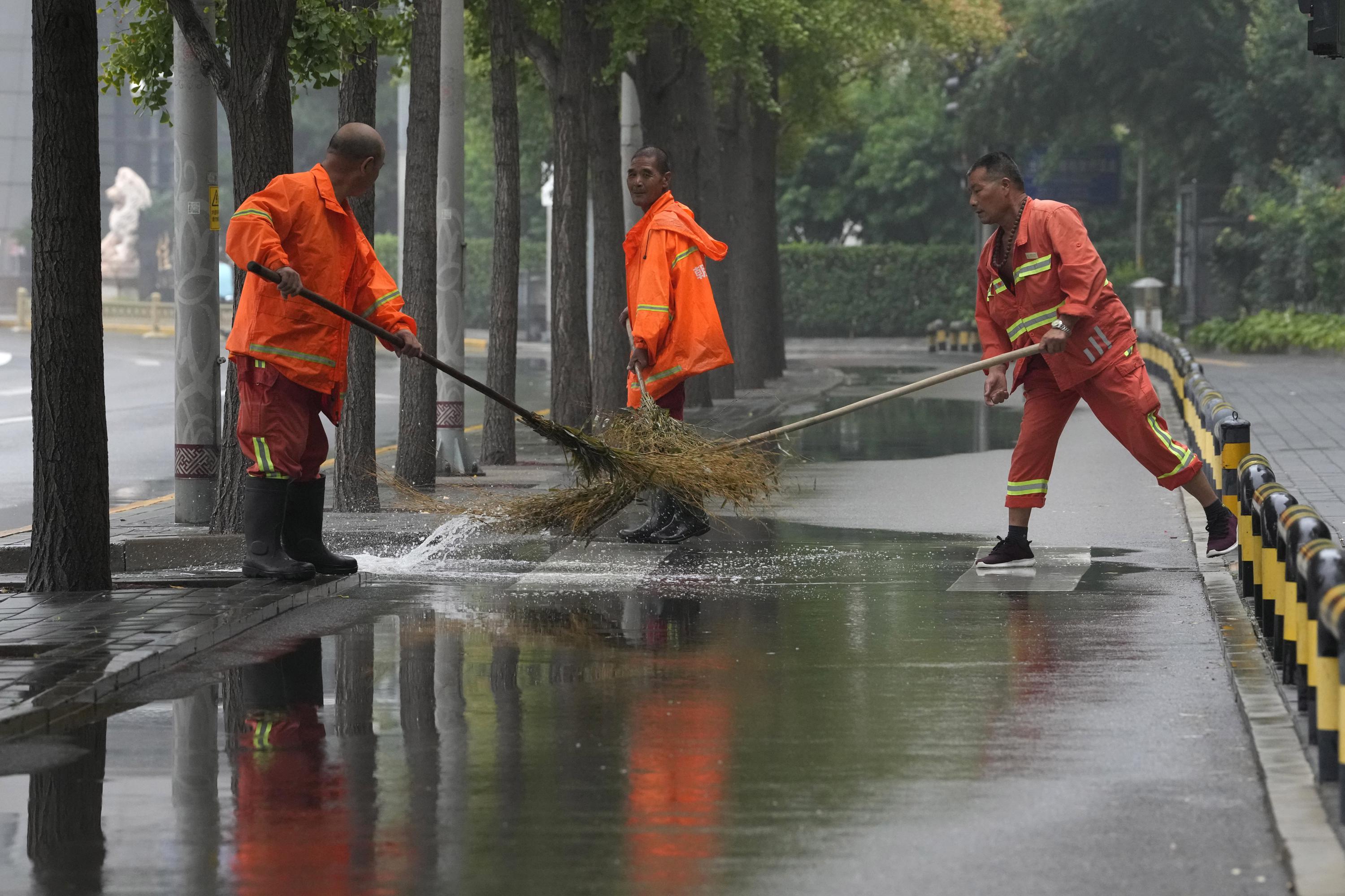 River torrent kills 7 in China amid widespread heavy rains