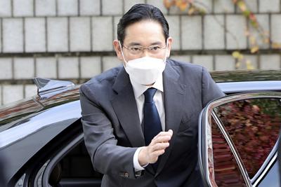 Samsung officially names third-generation heir Lee chairman | AP News