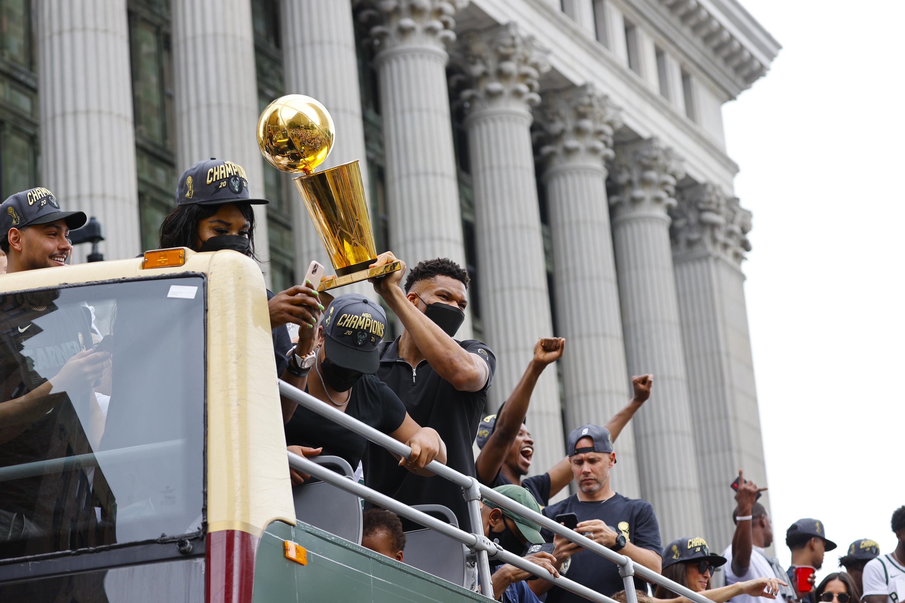 Milwaukee Bucks' fans celebrate NBA championship with parade | AP News