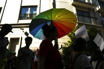 Escena de la marcha de orgullo gay en Estambul el 26 de junio del 2022.   (Foto AP/Emrah Gurel)