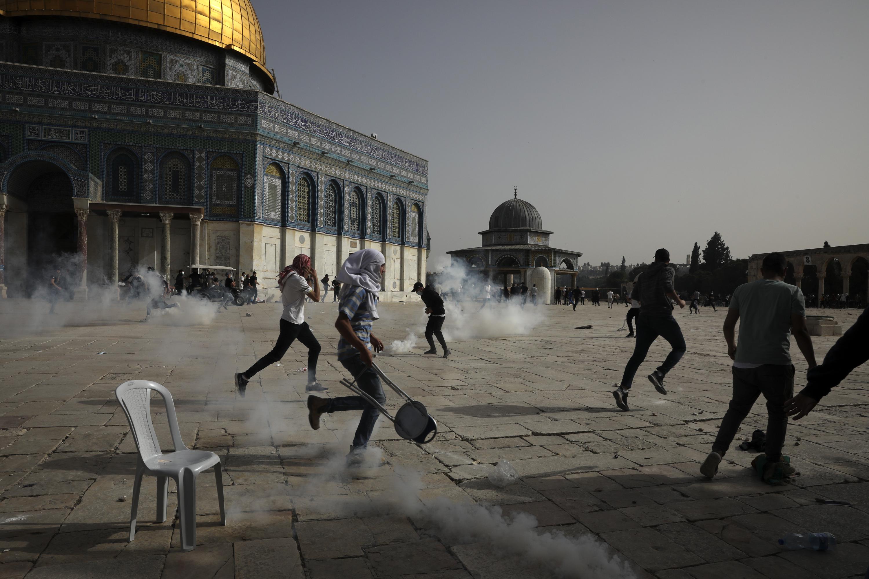 EXPLAINER: What's behind the clashes in Jerusalem?