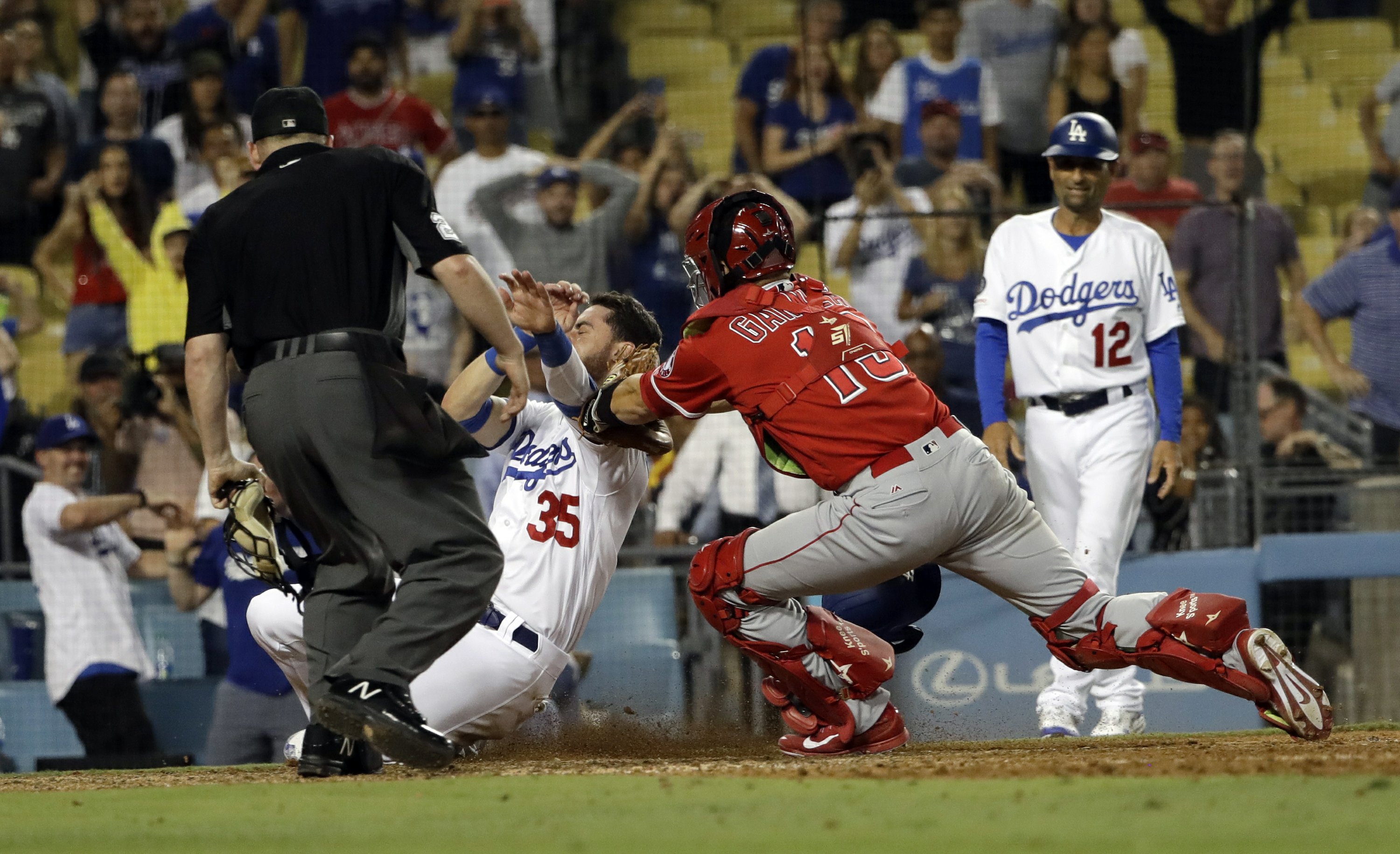 Calhoun gets Bellinger to end Angels' 5-4 win over Dodgers | AP News