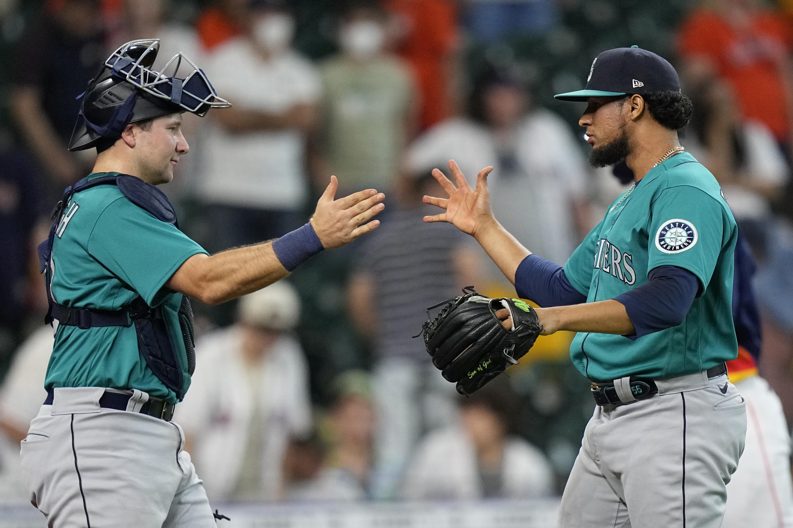 Mariners score 4 in 11th to earn 63 win over Astros AP News