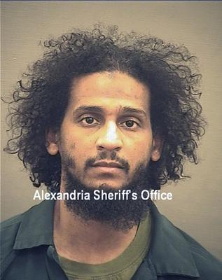 ARCHIVO - En esta foto proveída por la Oficina del Sheriff de Alexandria se ve a El Shafee Elsheikh en el Centro de Detención de Adultos de Alexandria el 7 de octubre del 2020.  El ciudadano británico enfrenta juicio por ayudar al Estado Islámico a torturar y decapitar a rehenes estadounidenses. (Oficina del Sheriff de Alexandria vía AP)