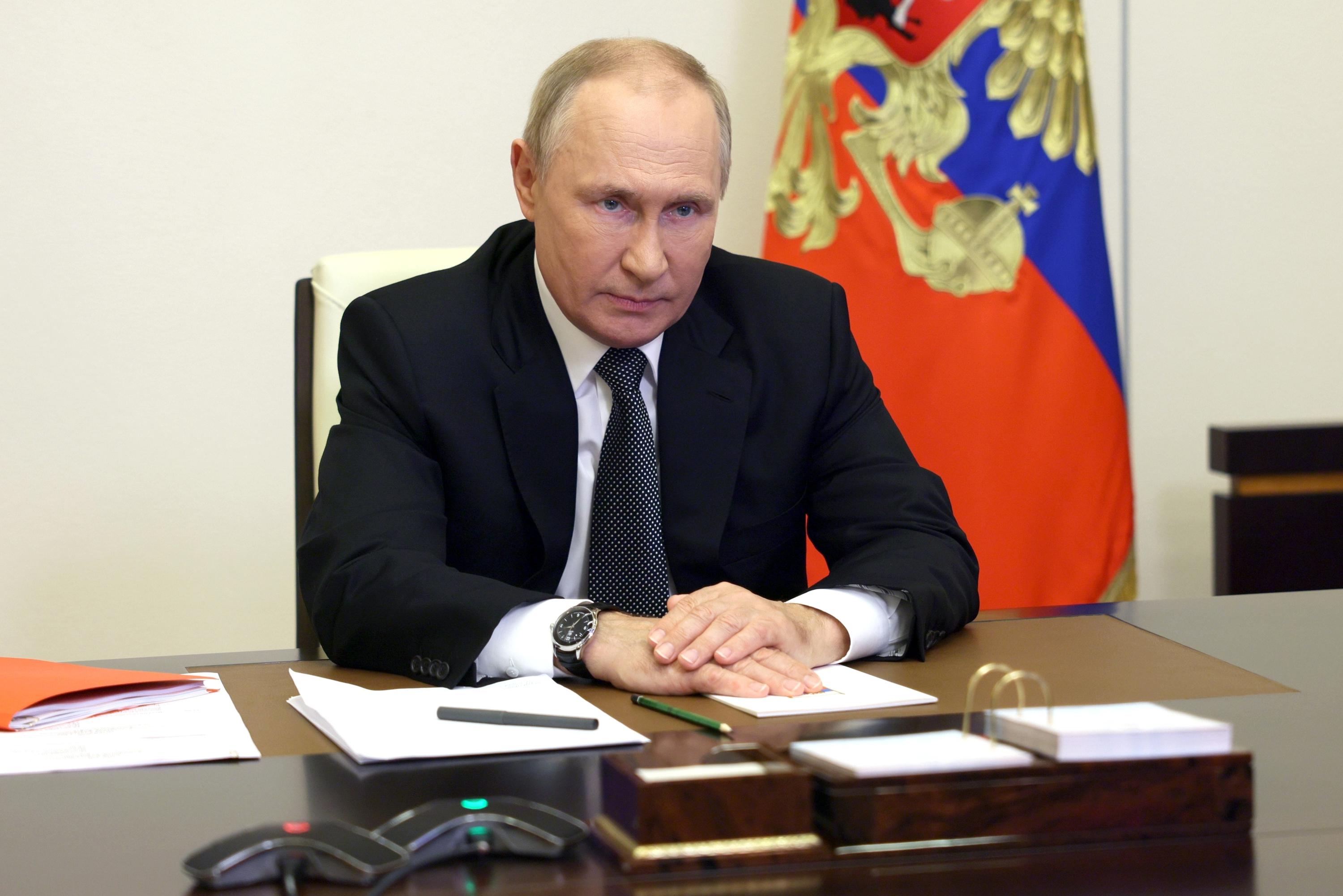 Putin declares martial law in annexed regions of Ukraine - The Associated Press - en Español