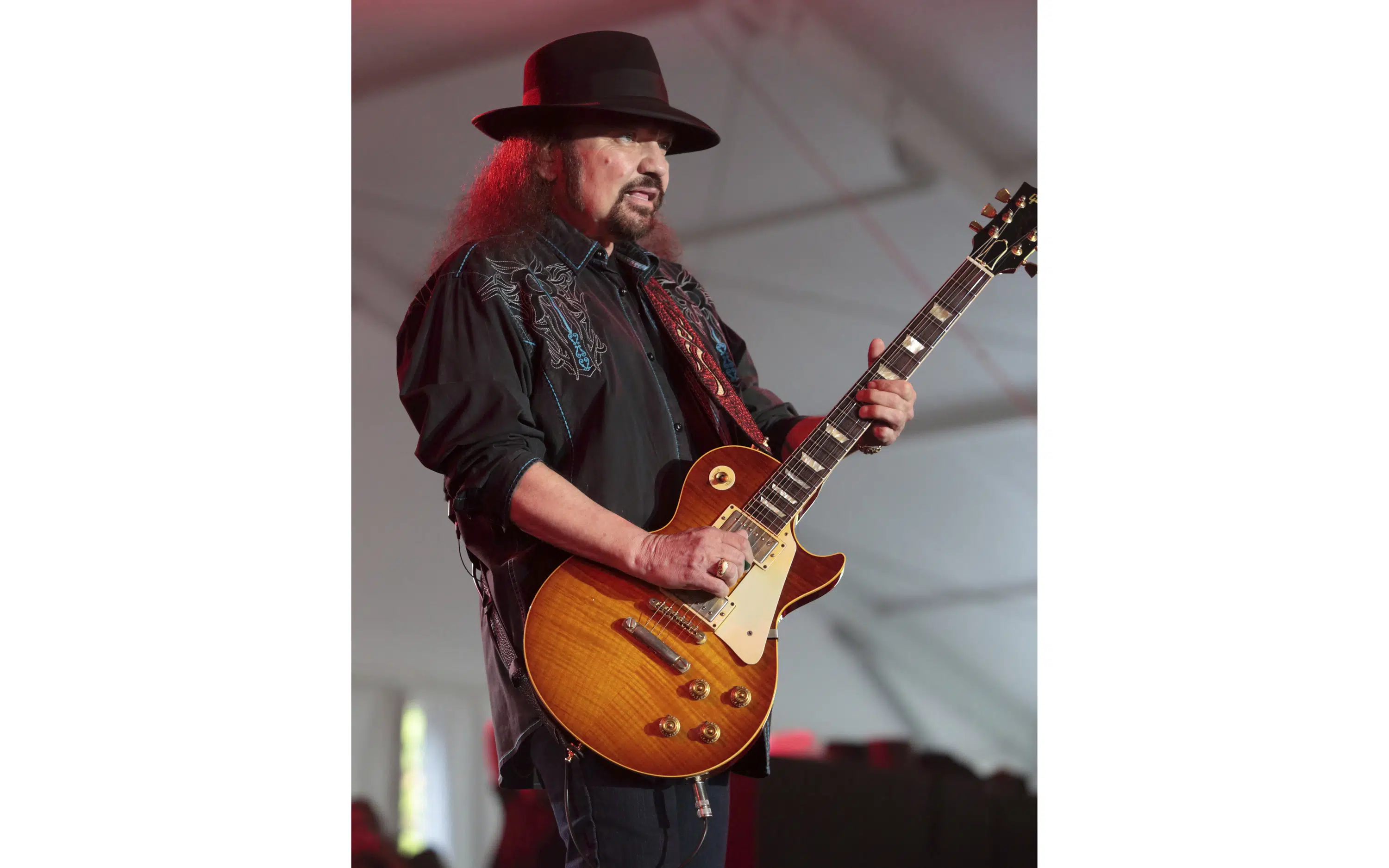 Lynyrd Skynyrd 창립 멤버 Gary Rossington이 71세의 나이로 사망했습니다.