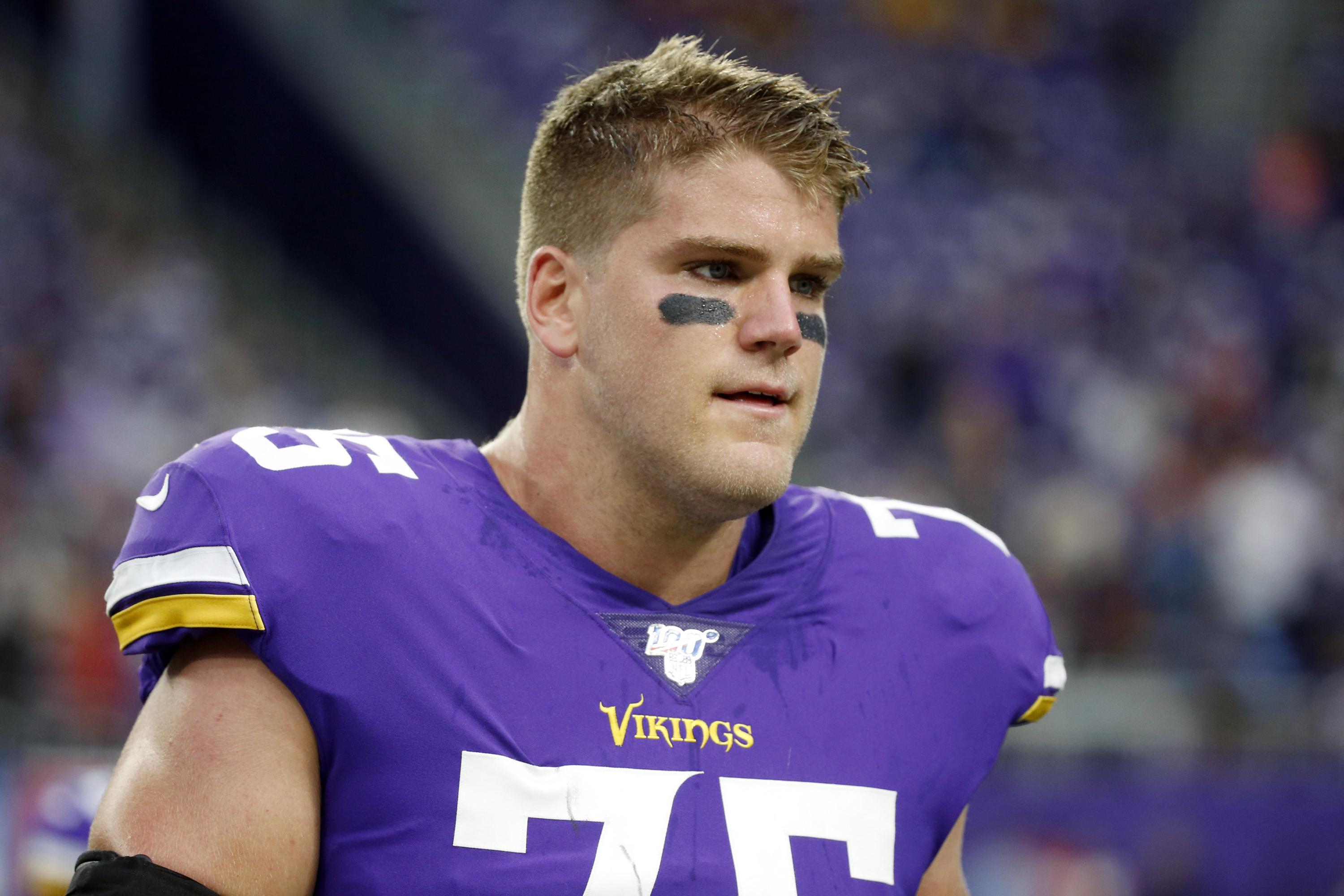 Vikings sign RT Brian O'Neill to contract extension | AP News