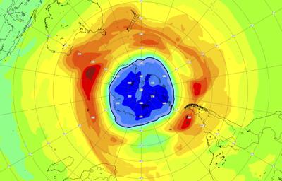 Imagen proporcionada por la Agencia Espacial Europea de un mapa del agujero de ozono sobre el Polo Sur el 16 de septiembre de 2021. Los científicos dicen que el agujero de ozono del hemisferio sur es más grande de lo habitual y ya supera el tamaño de la Antártida. (AP Foto/Agencia Espacial Europea)