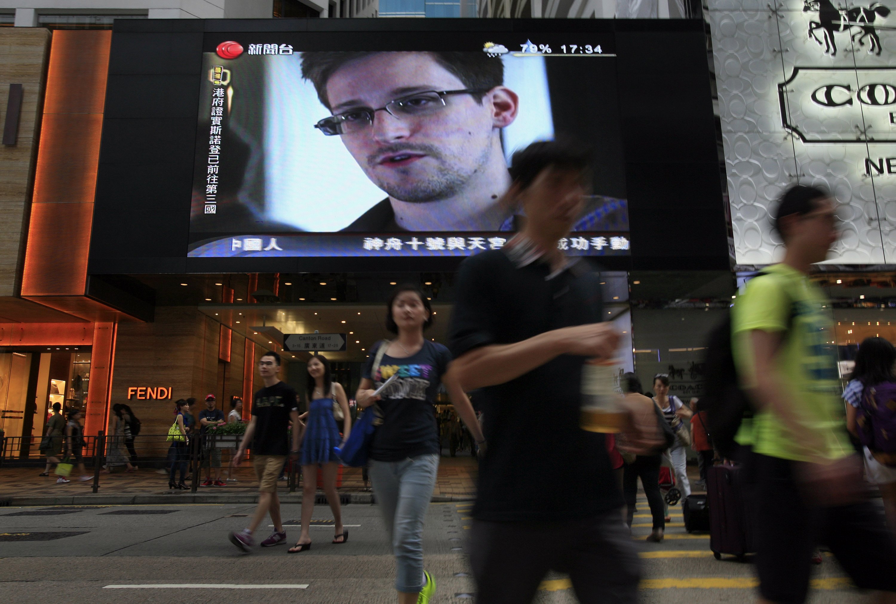 Snowden S Fate Unclear Despite Asylum Offers