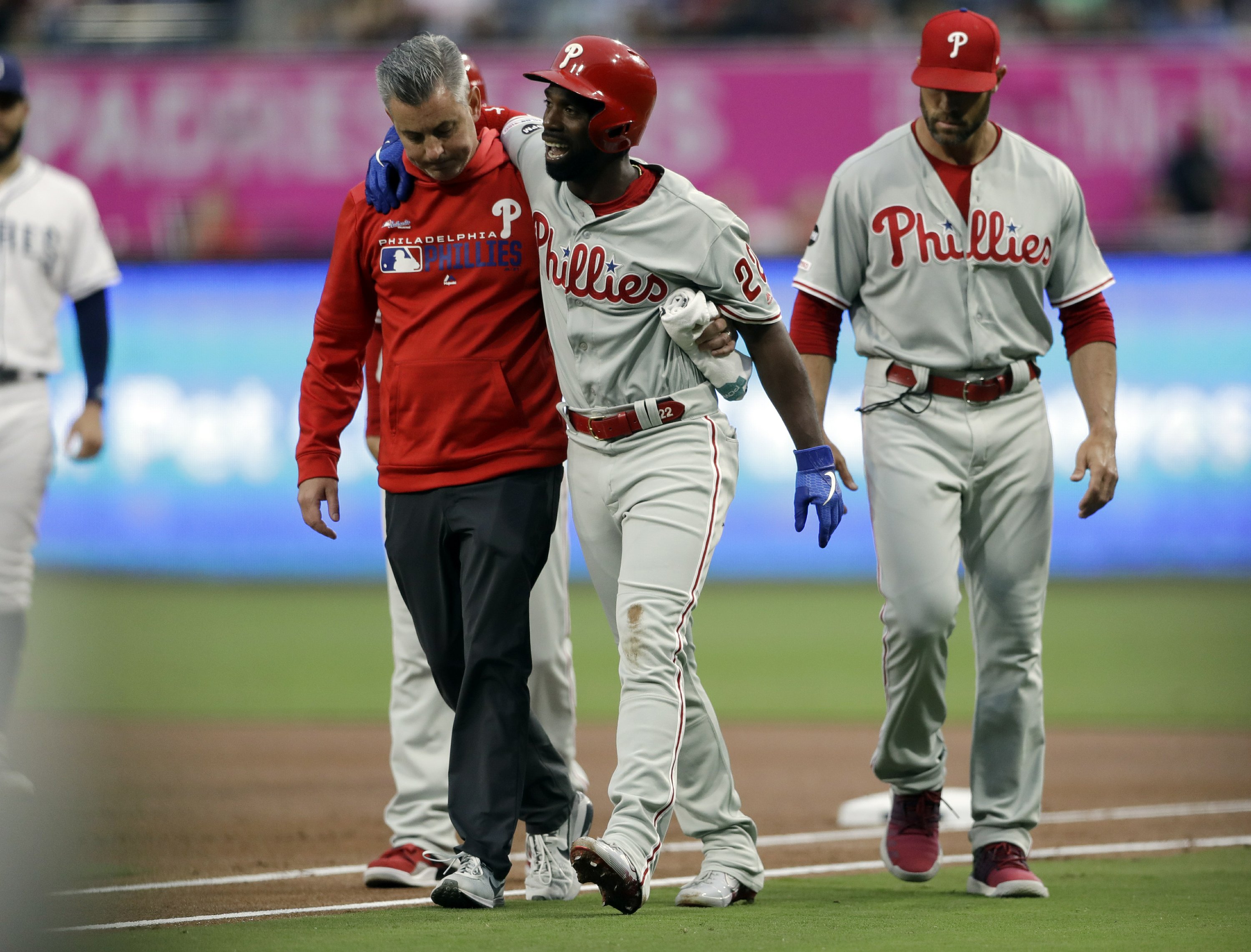 Phillies outfielder McCutchen has torn ACL, out for season