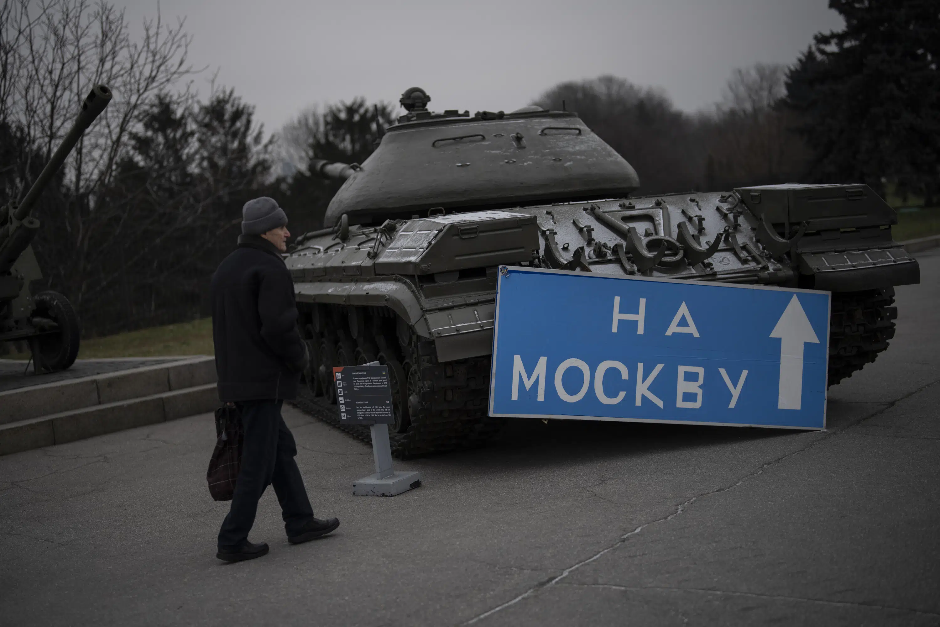 Pasukan Ukraina mundur dari kota Donbass setelah serangan