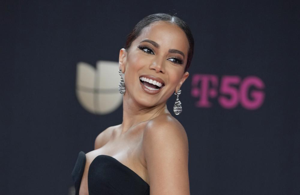 Anitta llega a la ceremonia del Premio Lo Nuestro en la FTX Arena en Miami el jueves 24 de febrero de 2022. (Foto AP/Rebecca Blackwell)