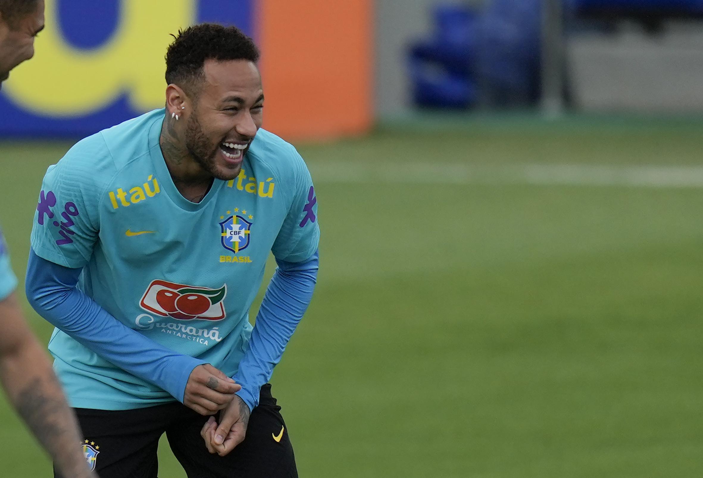 Neymar training for the match against Uruguay #neymar #neymarjr #njr #brasil  #brazil #brasilia #brazilfans #brazilian #worldcup #worldcu