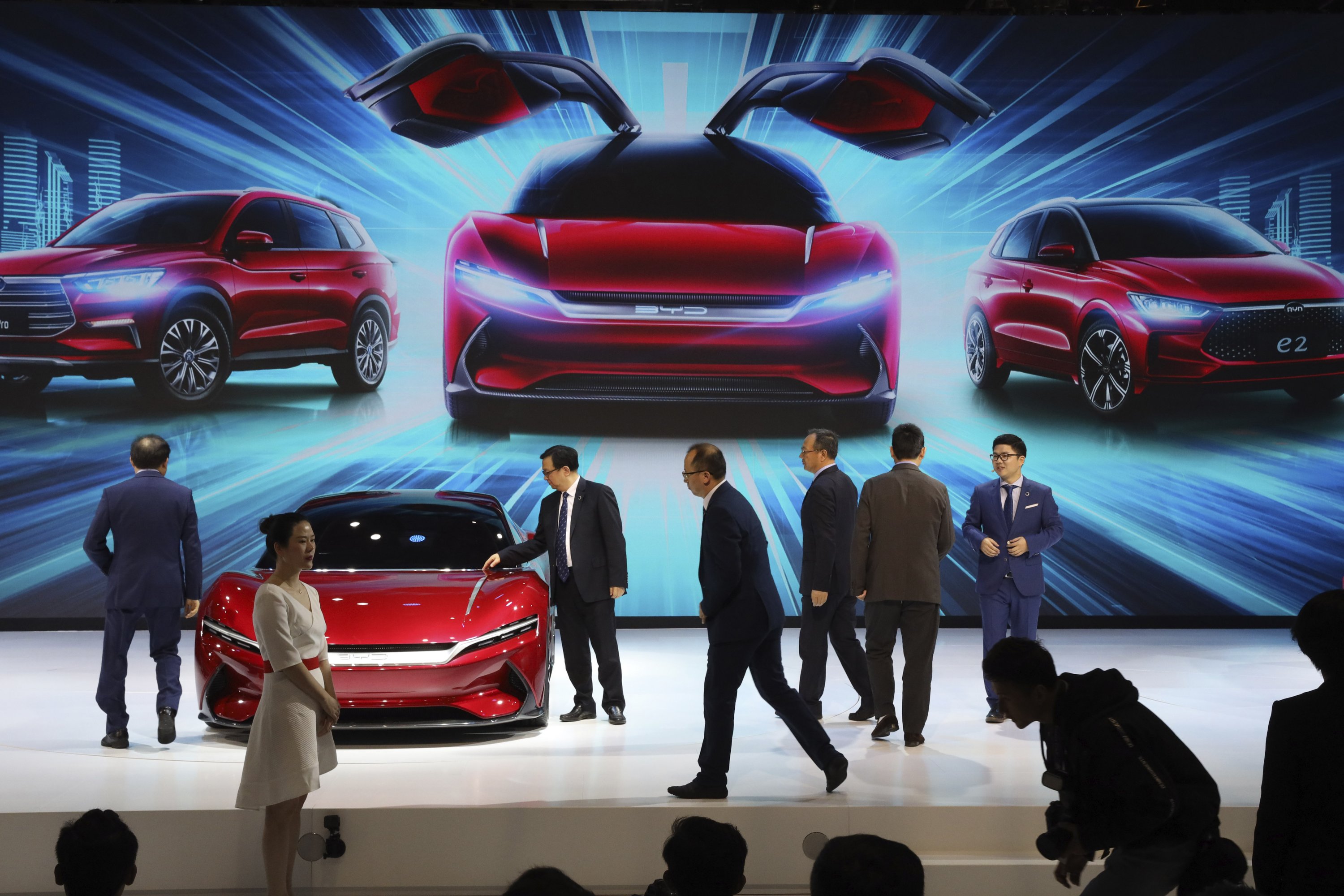 China S Electric Car Sales Slump Squeezing Automakers