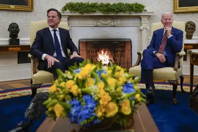 El presidente estadounidense Joe Biden con el primer ministro de Holanda Mark Rutte en la Casa Blanca en Washington el 17 de enero de 2023. (Foto AP/Carolyn Kaster)