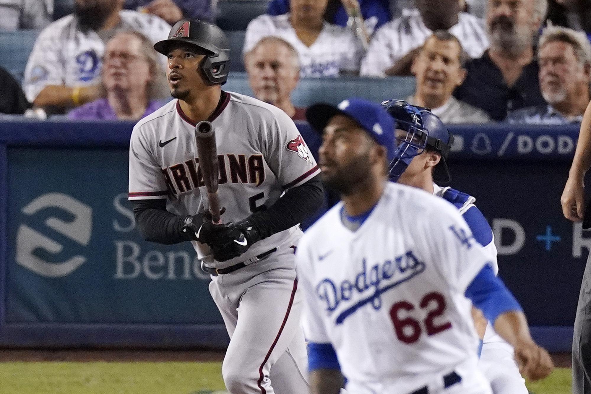 Escobar hits 20th HR, Diamondbacks top shaky Dodgers 5-2 - Vimarsana News
