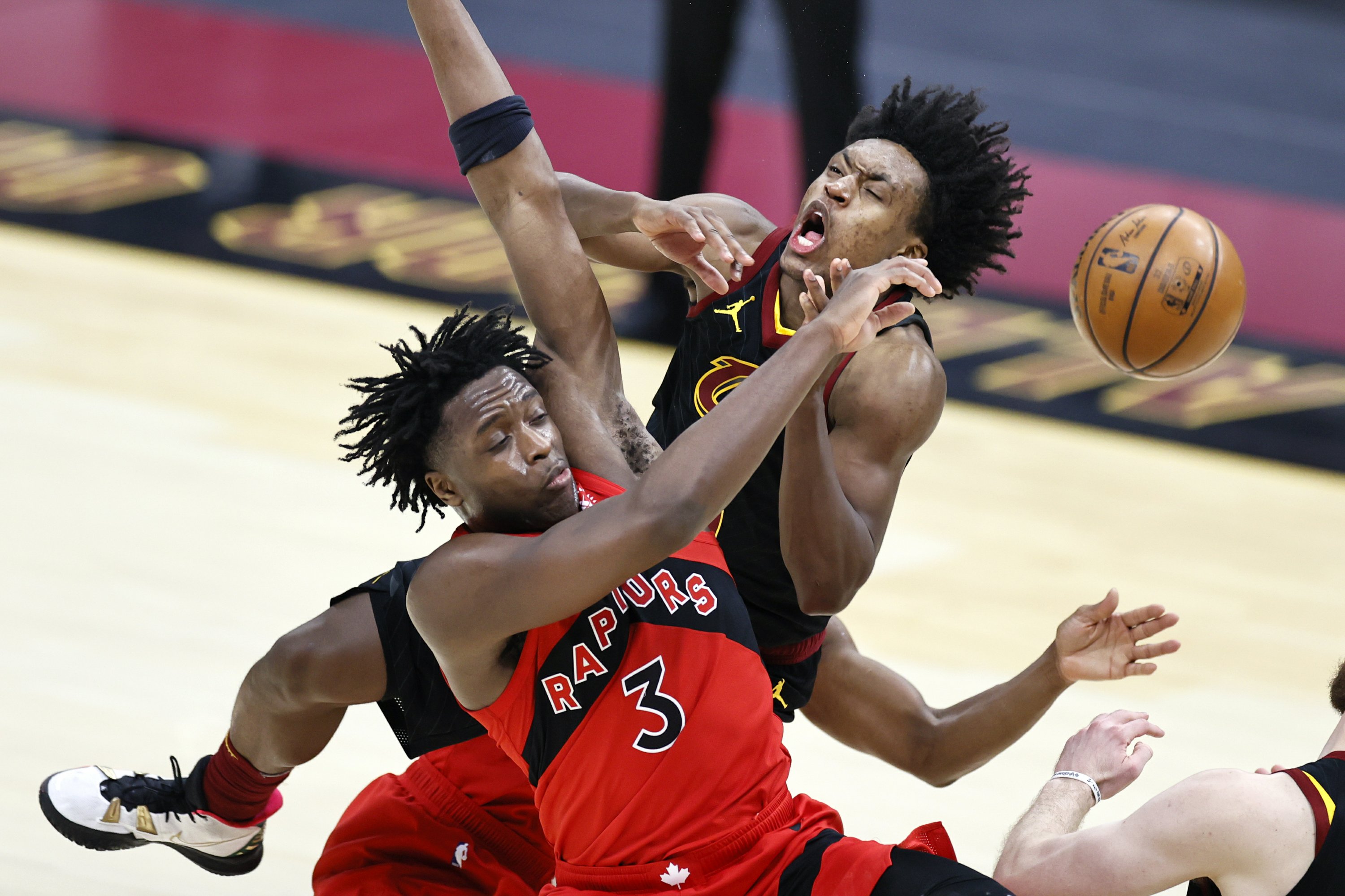 Sexton scores 36, Cavs hand Raptors eighth straight loss