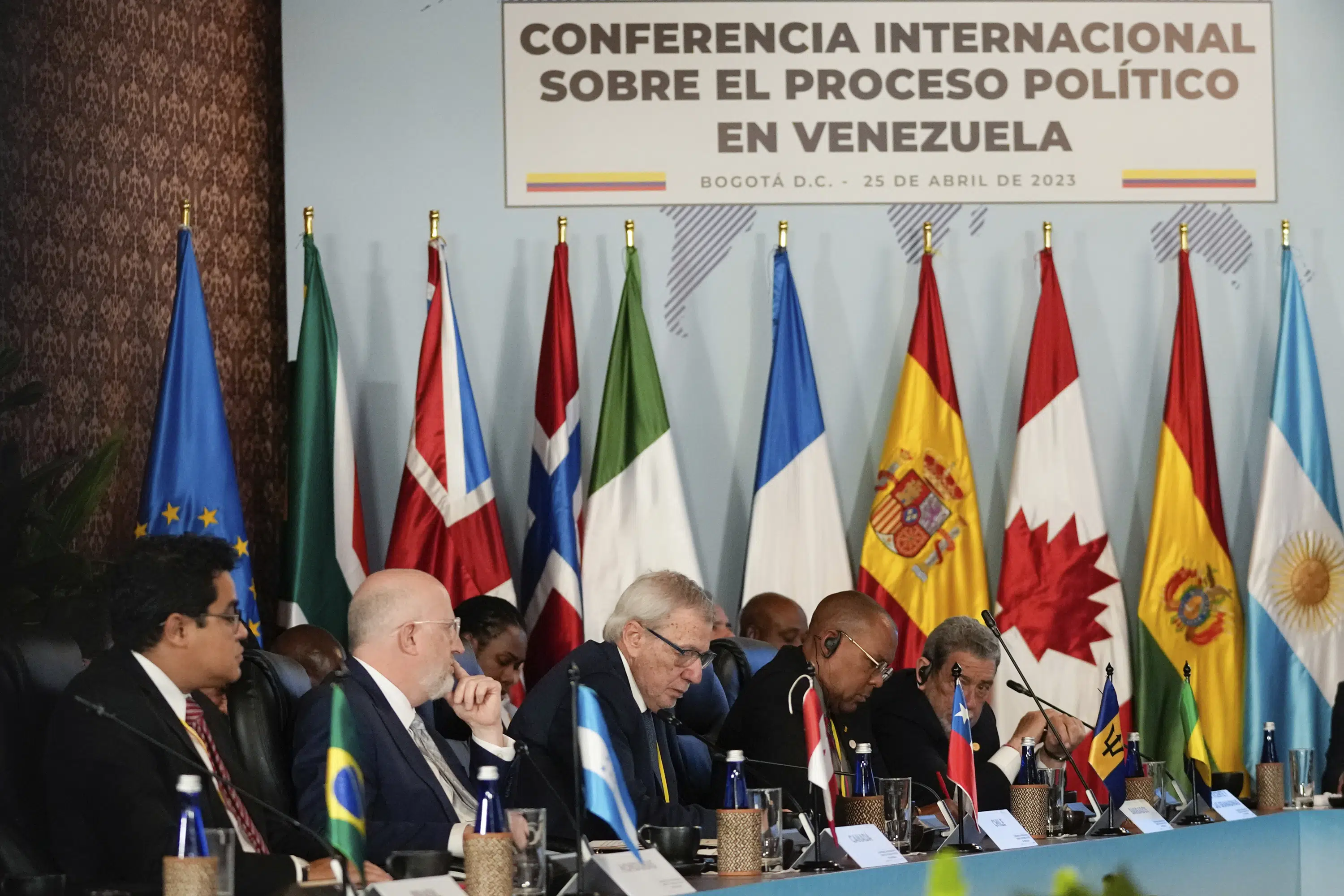 Colombia acoge conferencia sobre crisis política de Venezuela