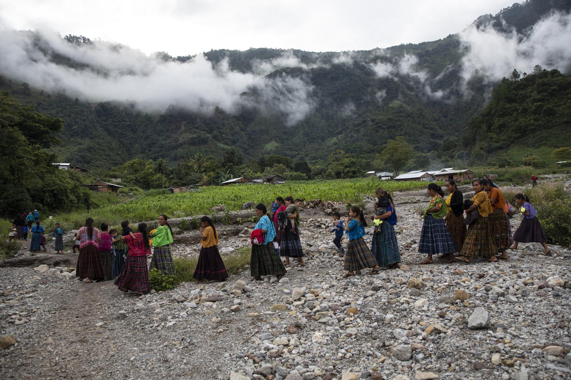 Survivors of Guatemalan Mudslide Face Death or Emigration