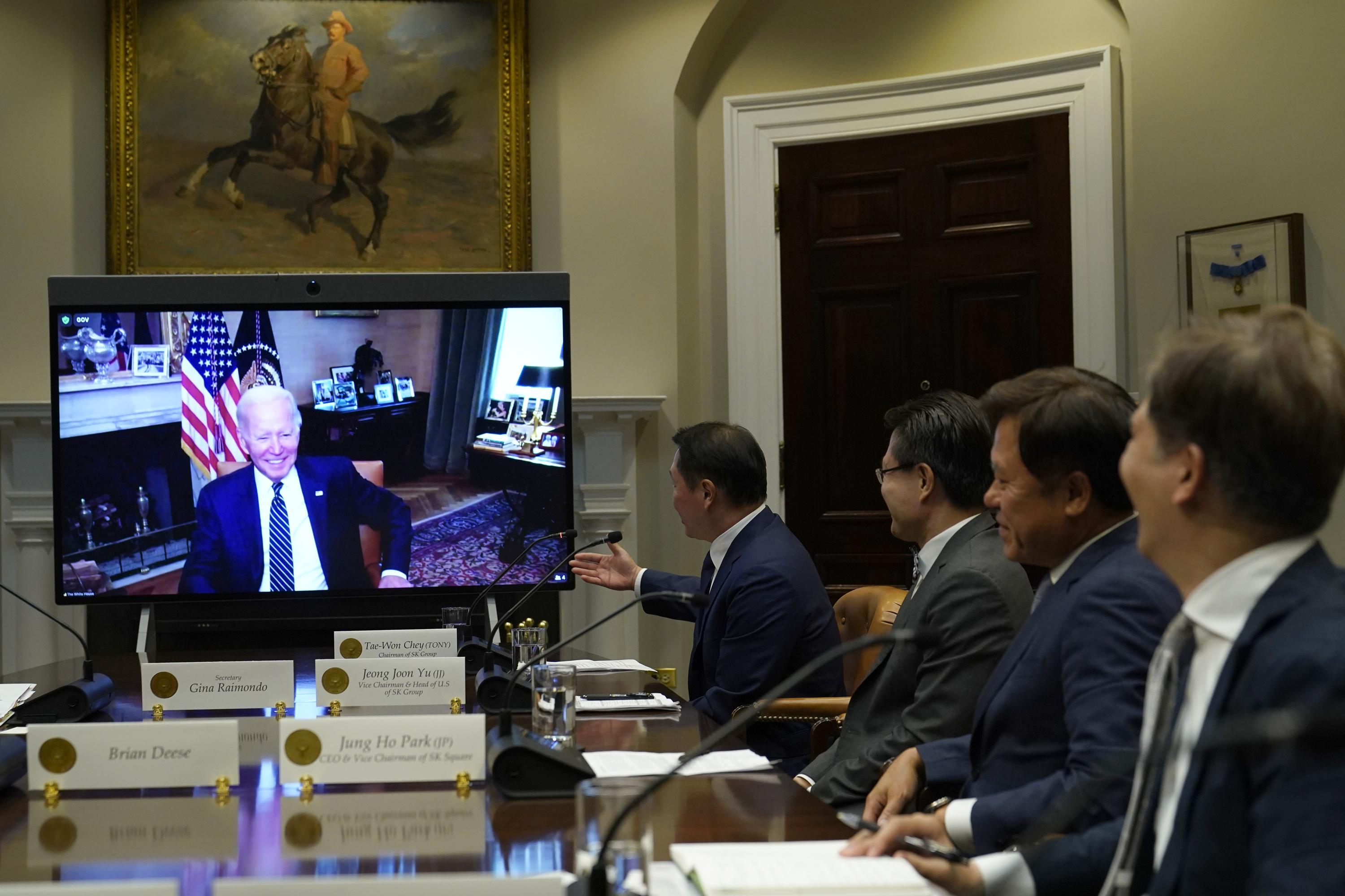 Doctor: Biden's COVID symptoms 'almost completely resolved' - The Associated Press - en Español