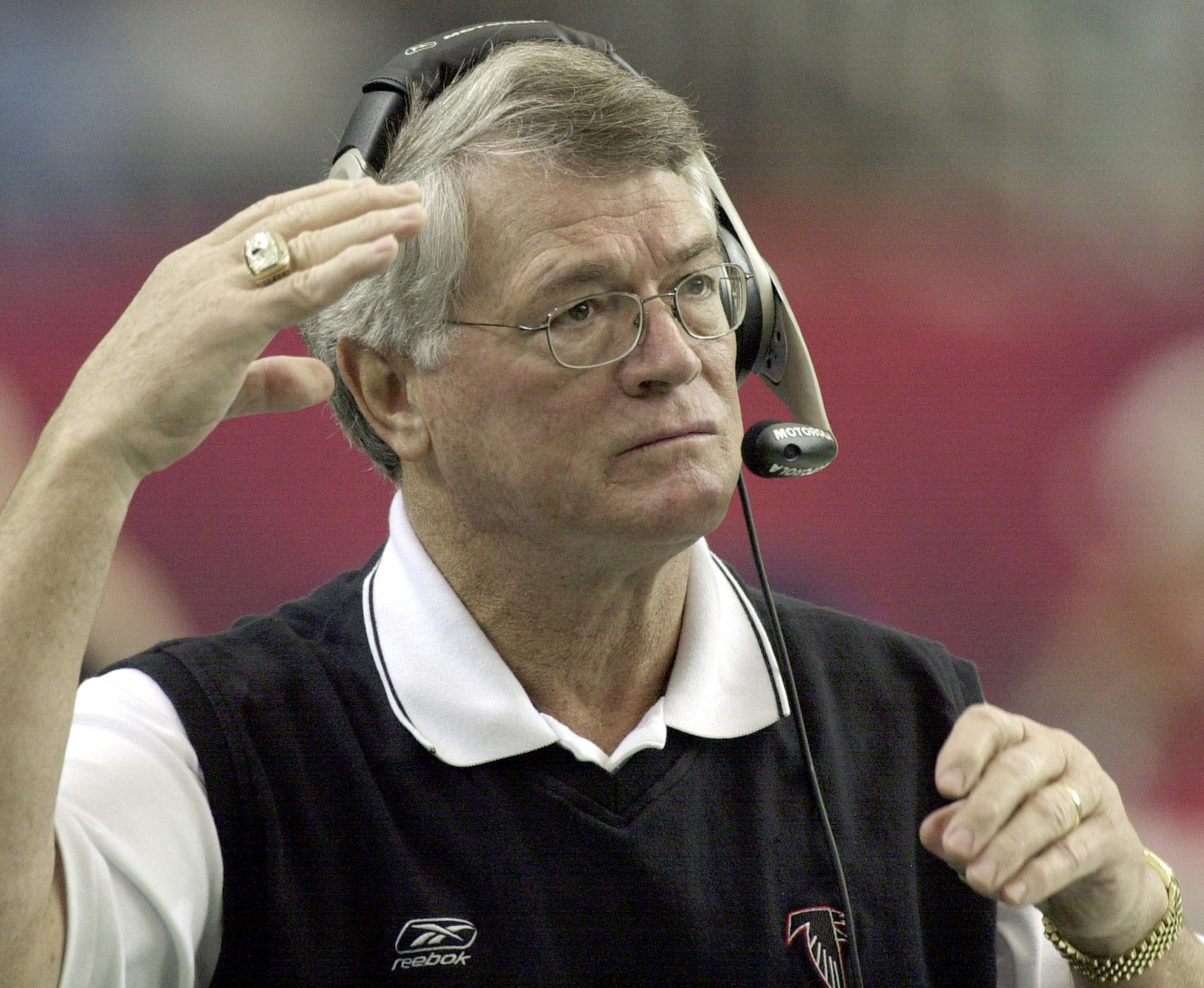 Former Broncos, Falcons, Giants coach Dan Reeves dies at 77 | AP News