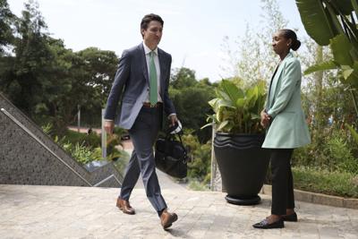 El primer ministro de Canadá, Justin Trudeau, llega al Retiro de Líderes que se celebra al margen de la Reunión de Jefes de Gobierno de la Commonwealth el sábado 25 de junio de 2022 en el Intare Conference Arena en Kigali, Ruanda. (Dan Kitwood/Pool Photo vía AP)