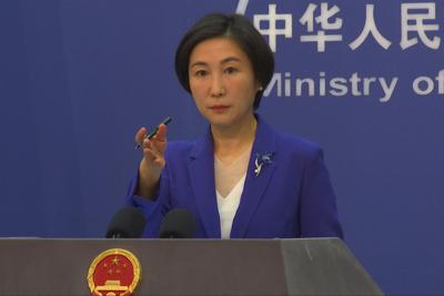 La vocera de la cancillería china Mao Ning habla en conferencia de prensa en el Ministerio de Asuntos Exteriores, Beijing, jueves 13 de octubre de 2022. (AP Foto/Liu Zheng)