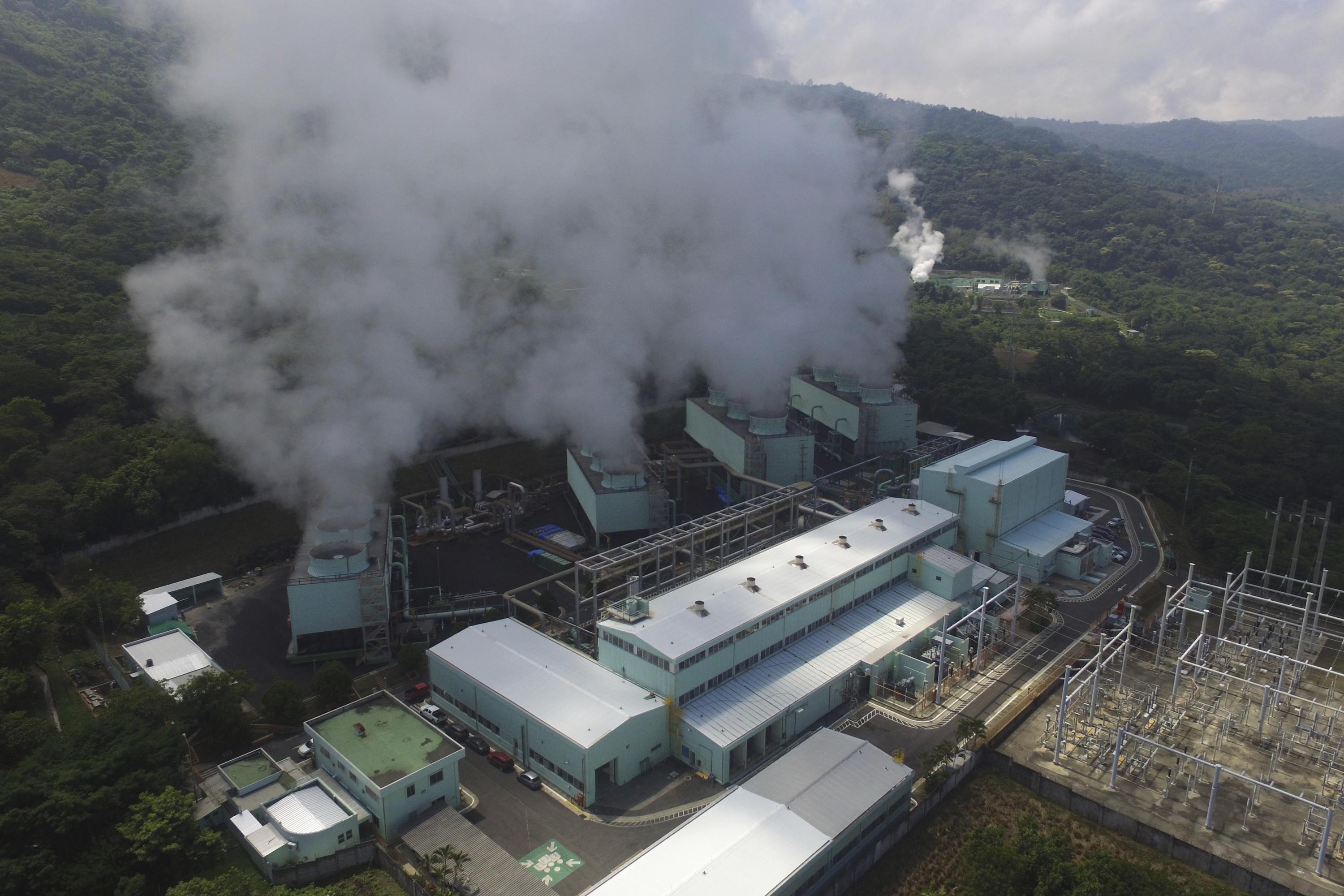 el salvador bitcoin volcano