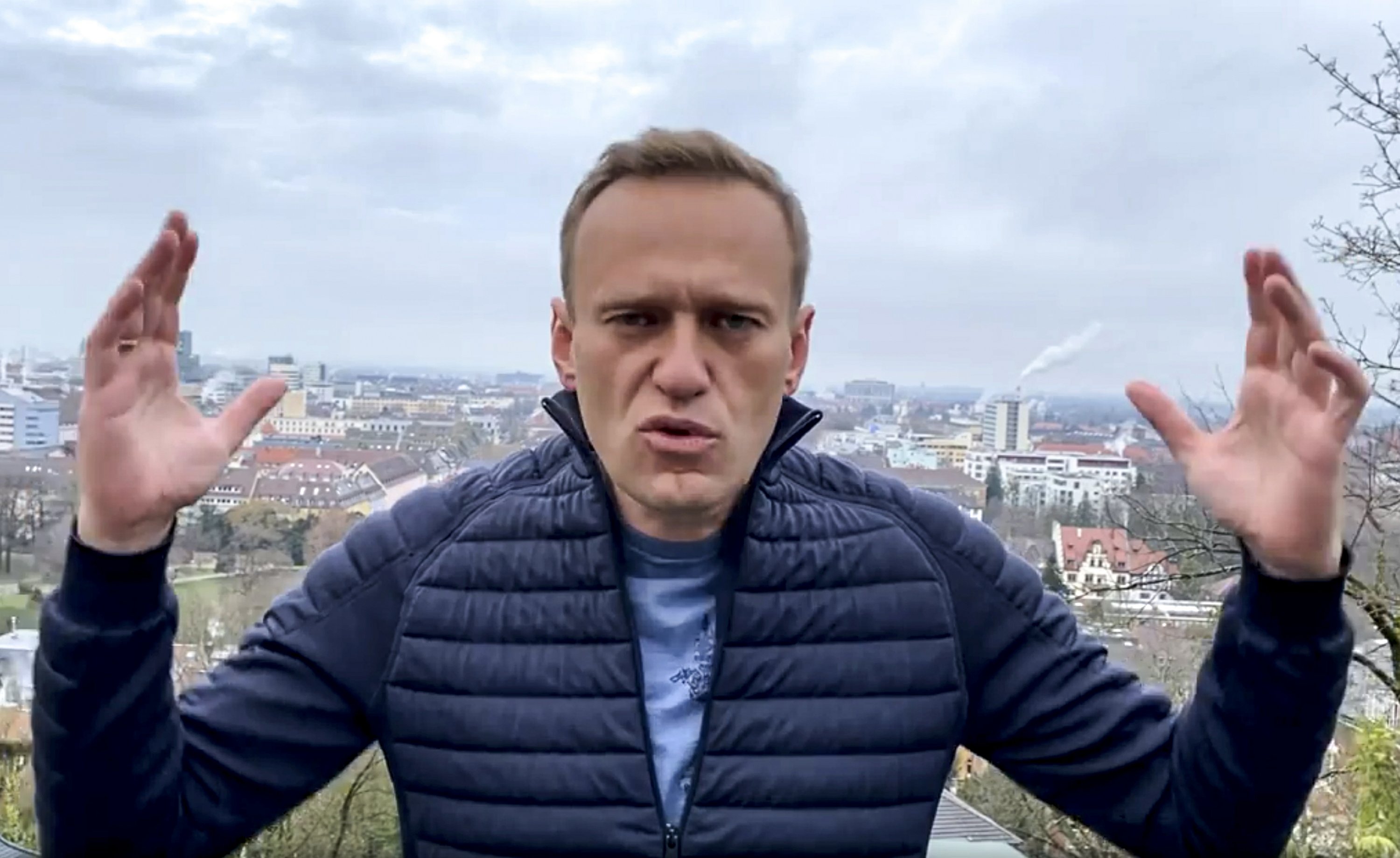 Russian prison agency warns Navalny to be arrested immediately