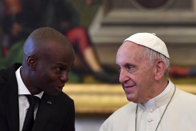 El presidente haitiano Jovenal Moïse se reúne con el papa Francisco el 26 de enero de 2018. El papa envió sus condolencias por el asesinato de Moïse, el 8 de julio de 2021. (Alberto Pizzoli/Pool Photo Via AP)