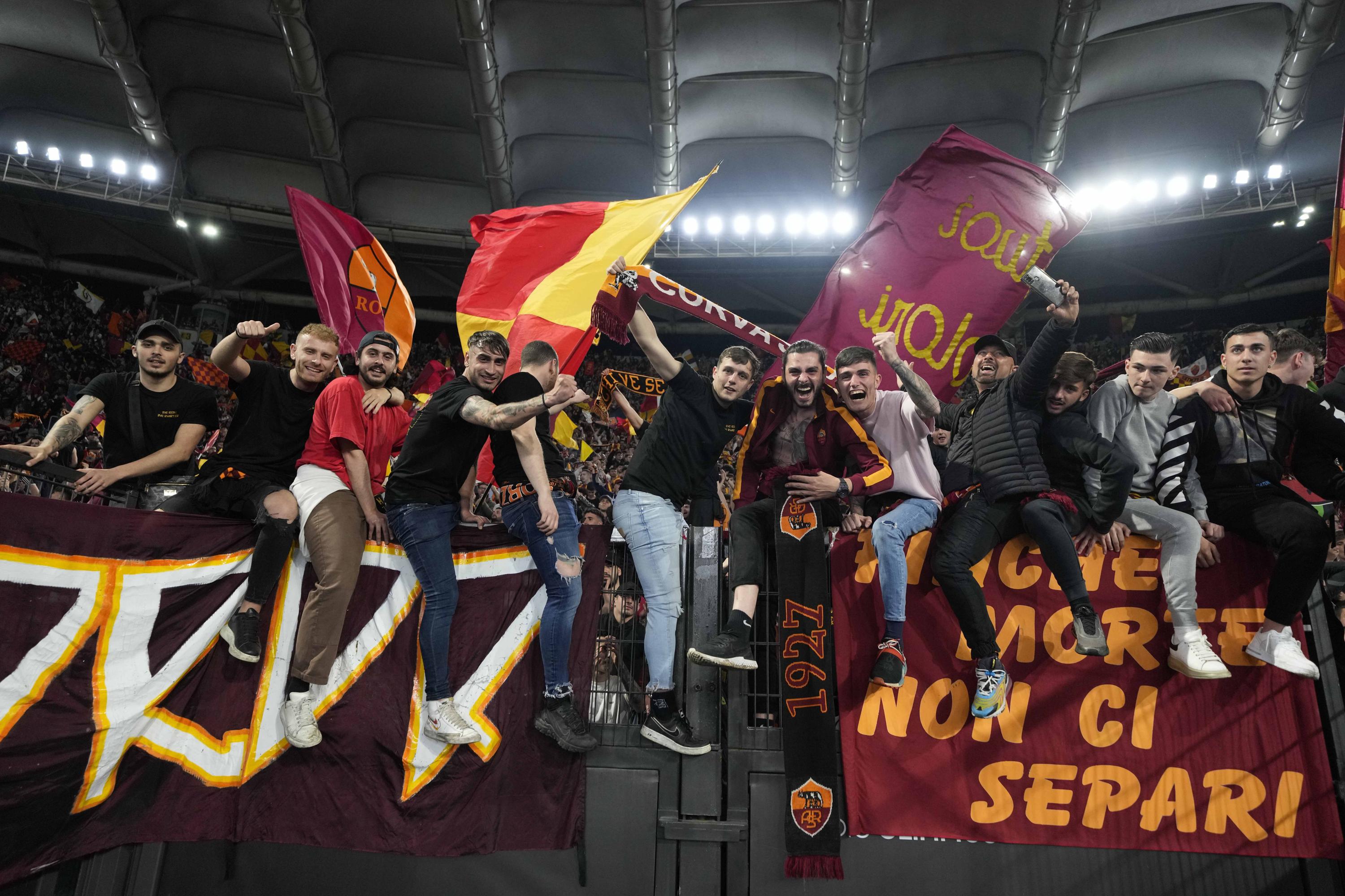 DStv - FUTEBOL IMBATÍVEL! Roma e Feyenoord fazem a grande final da  Conference League, no Air Albania Stadium, um campo neutro, na Albânia.  Para a Roma, vale a importância de ter o